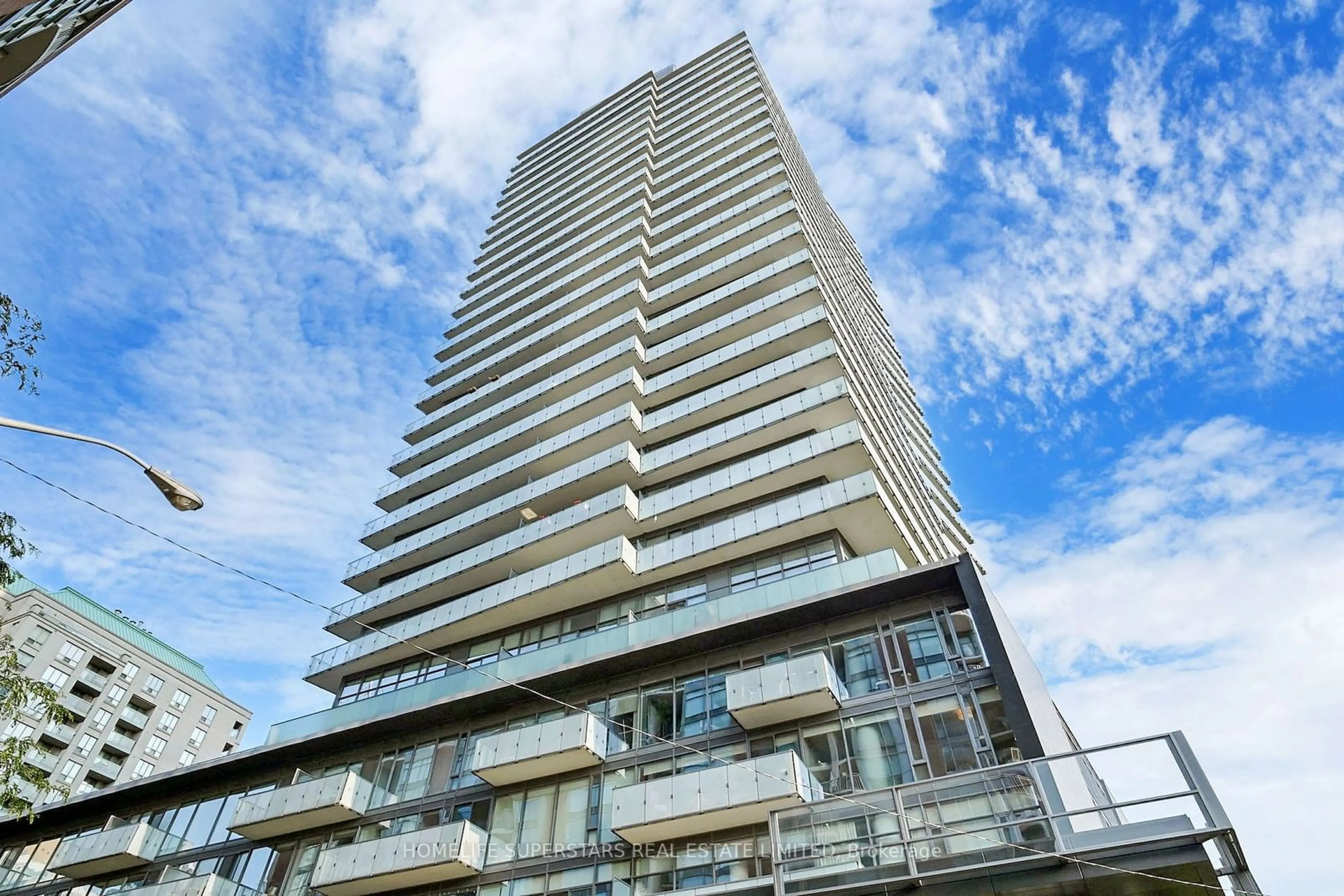 A pic from exterior of the house or condo, the front or back of building for 1815 Yonge St #1004, Toronto Ontario M4T 2A4