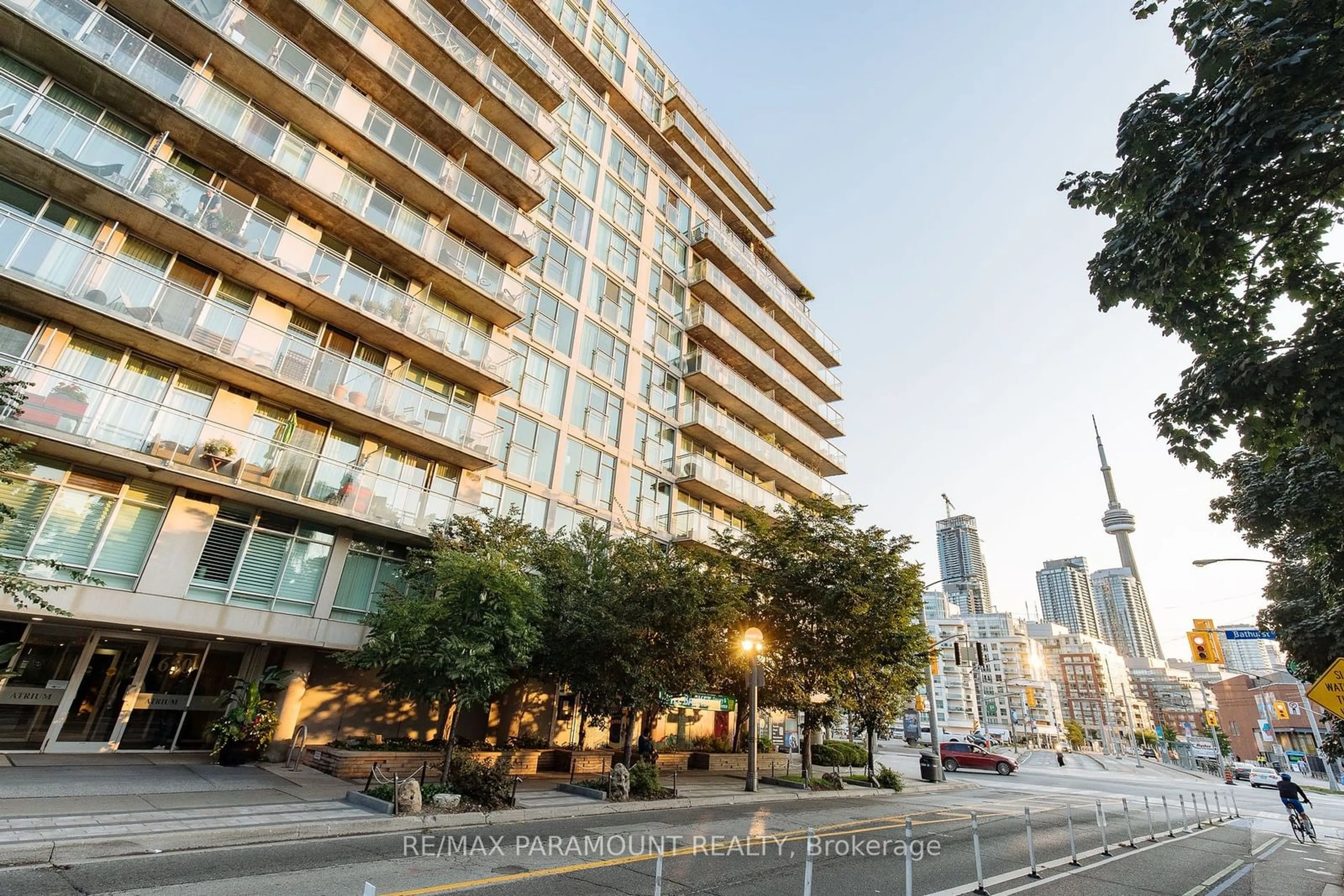 A pic from exterior of the house or condo for 650 Queens Quay #619, Toronto Ontario M5V 3N2