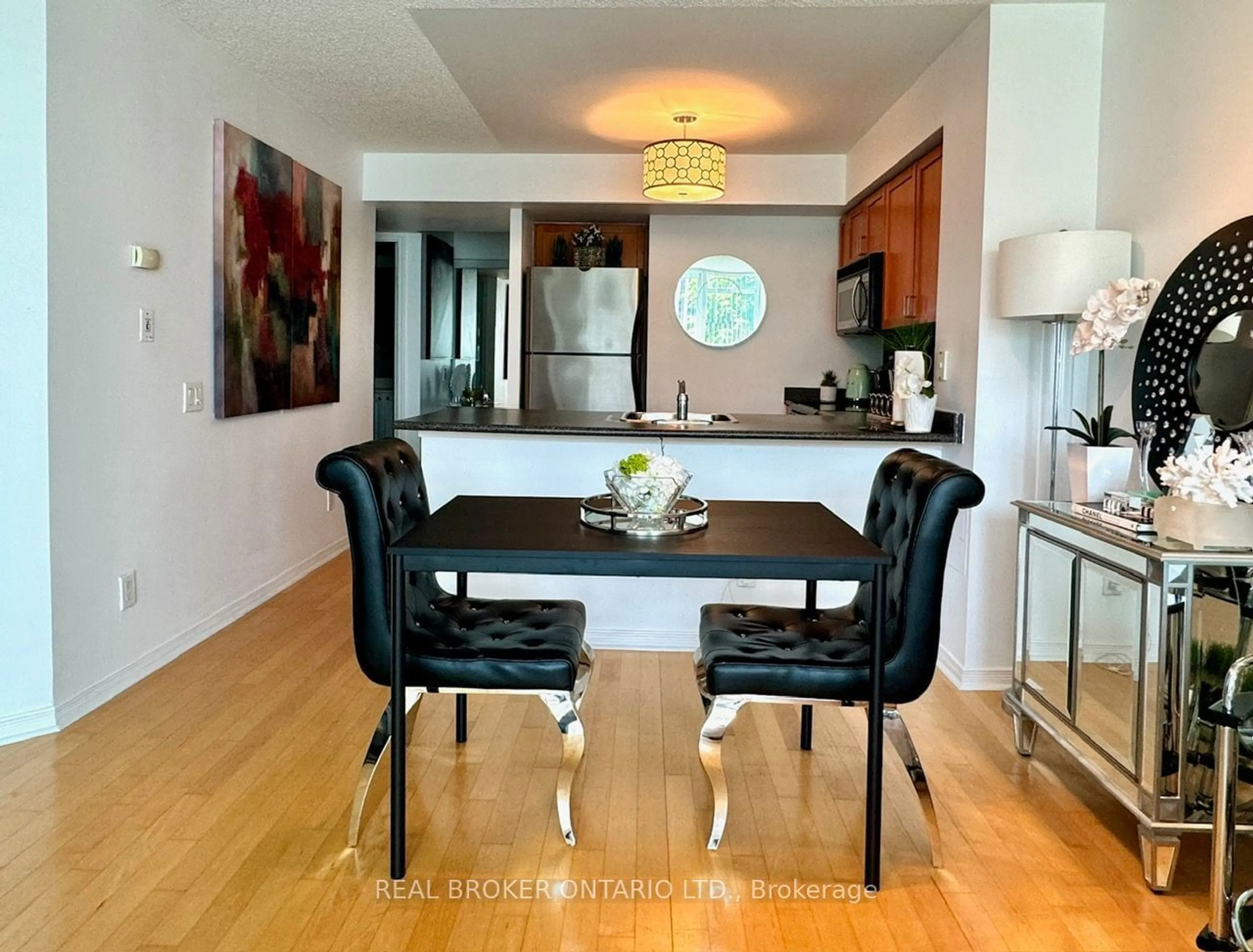 Dining room, wood floors for 28 Harrison Garden Blvd #312, Toronto Ontario M2N 7B5