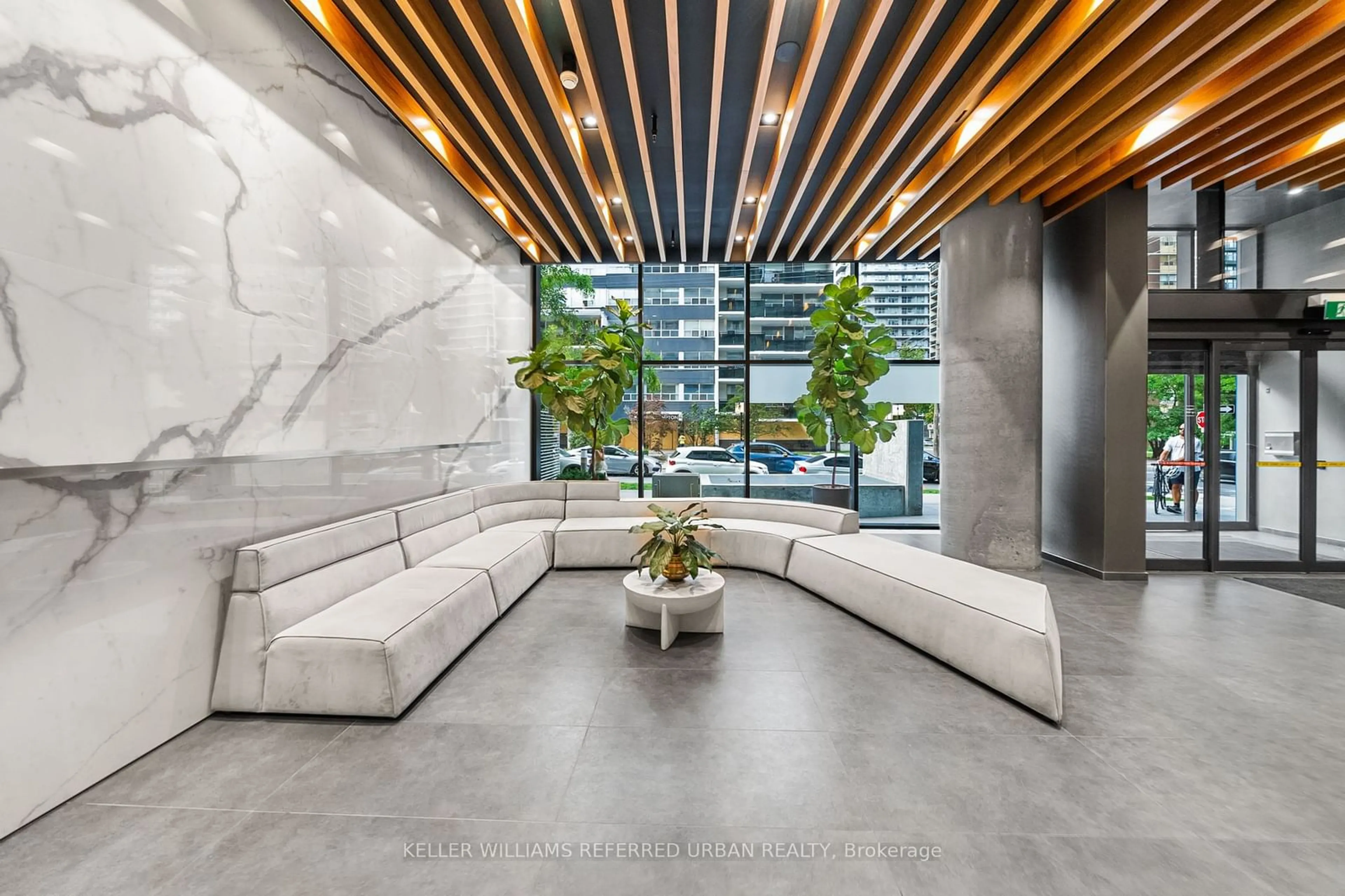 Indoor lobby for 161 Roehampton Ave #4102, Toronto Ontario M4P 0C8