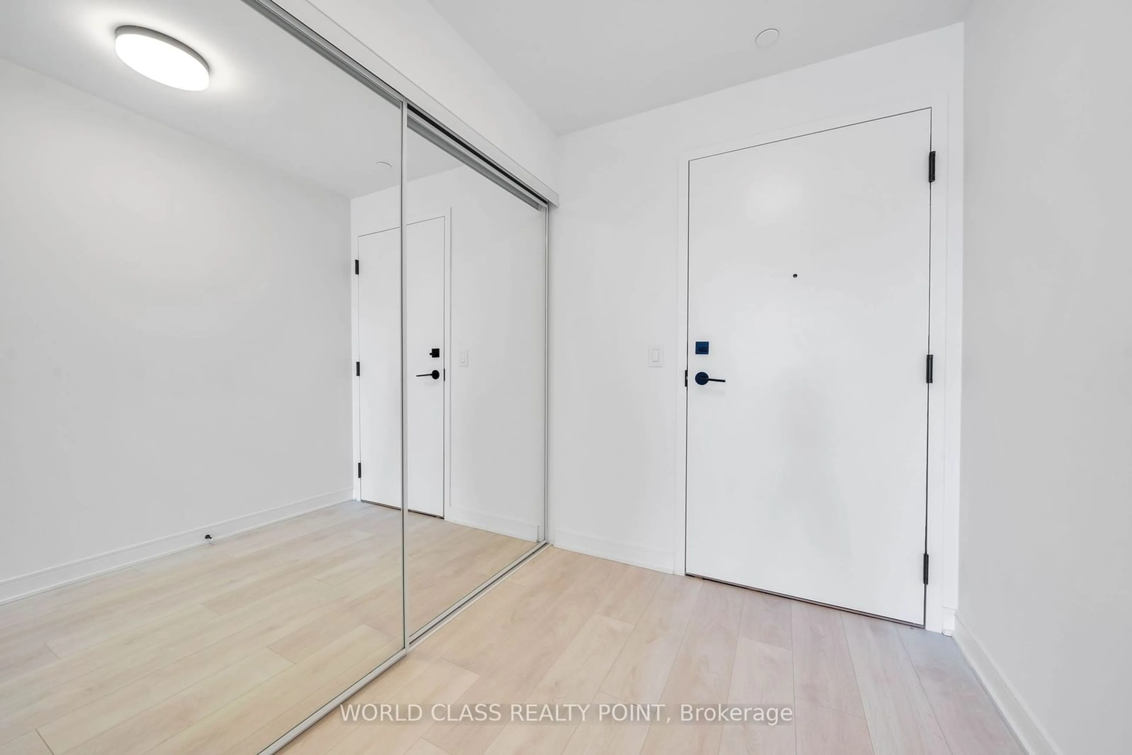 Indoor entryway for 35 Rolling Mills Rd #S342, Toronto Ontario M5A 0V6