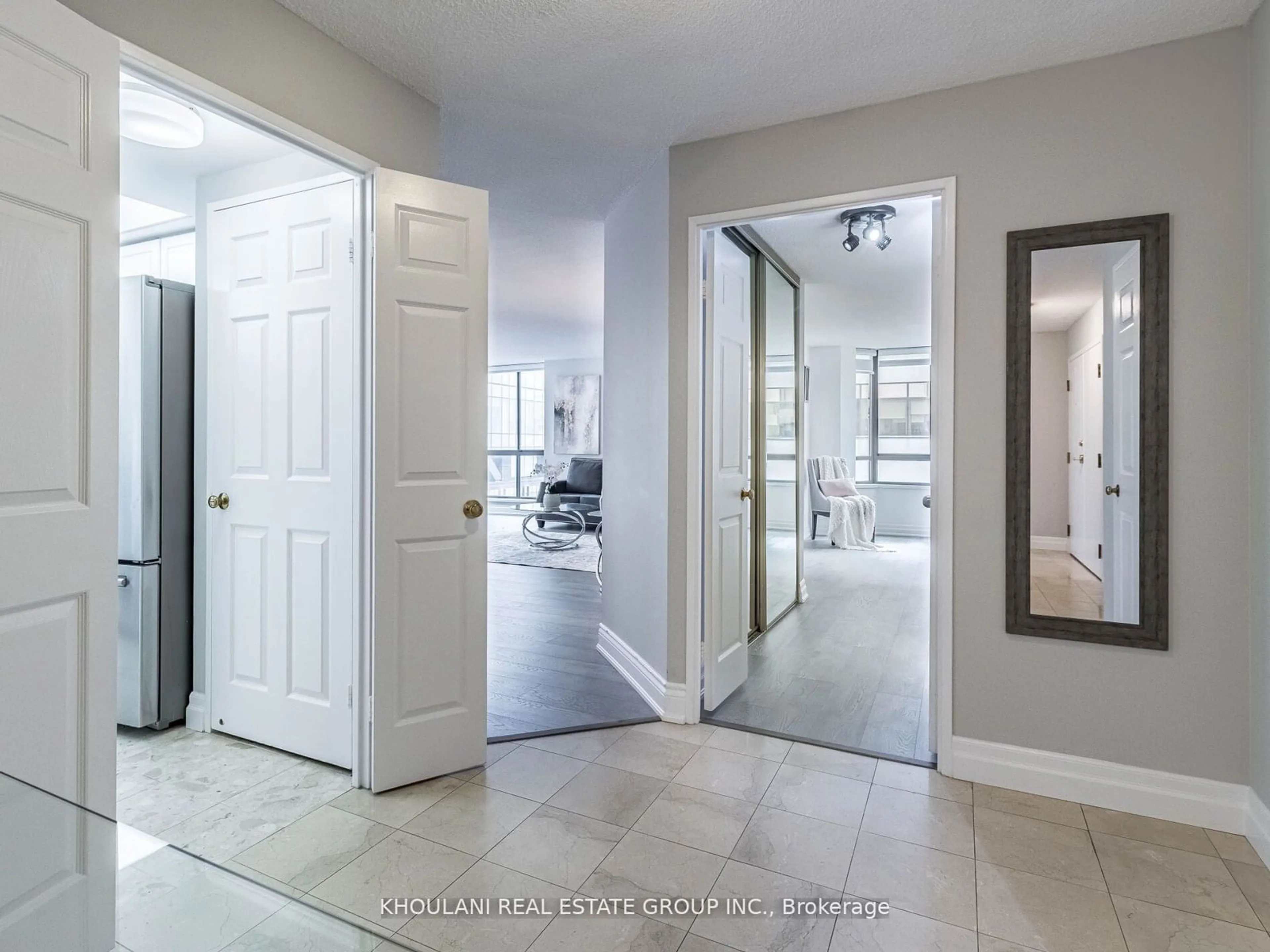 Indoor entryway for 280 Simcoe St #709, Toronto Ontario M5T 2Y5