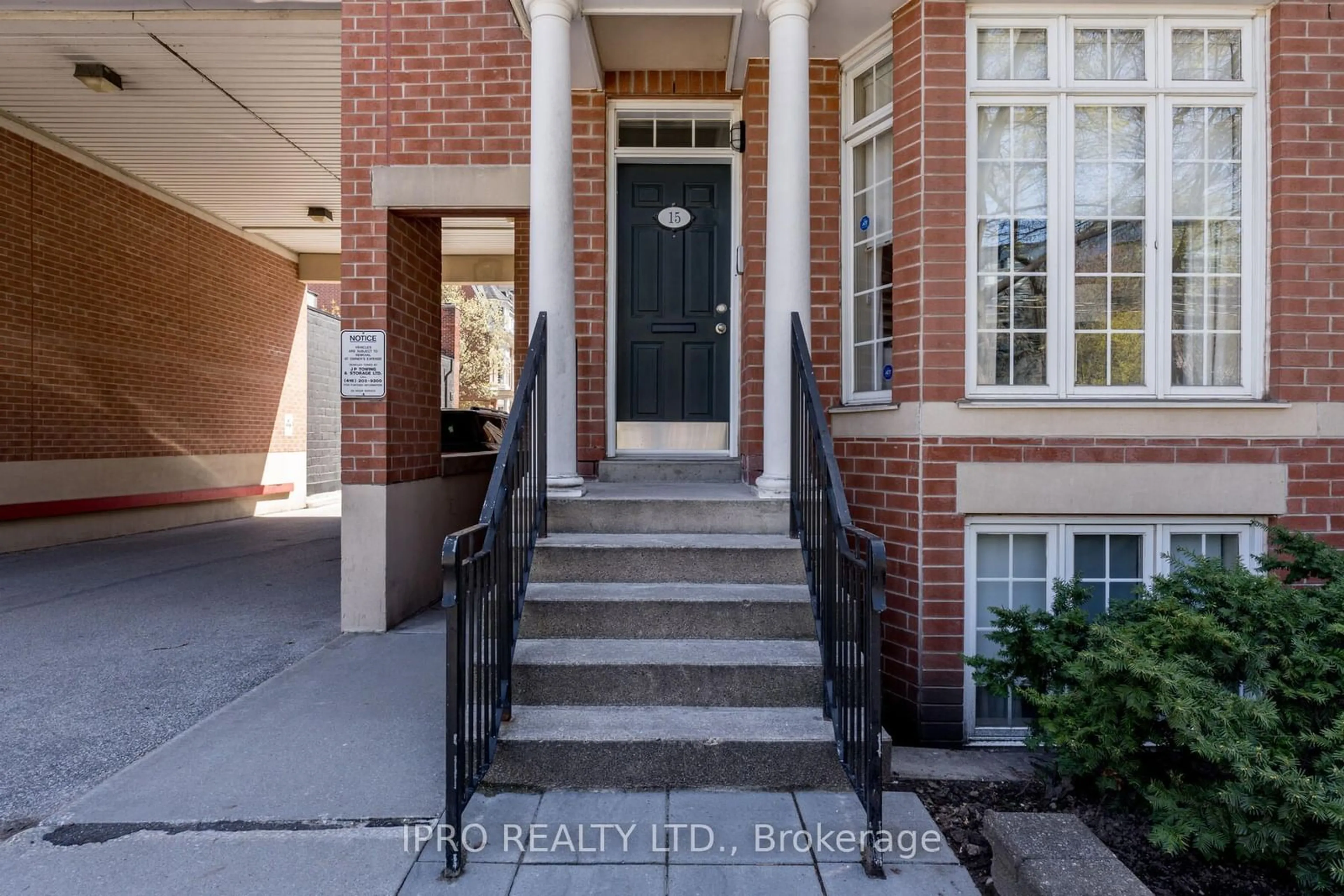 Indoor entryway for 15 Niagara St #56, Toronto Ontario M5V 1C2