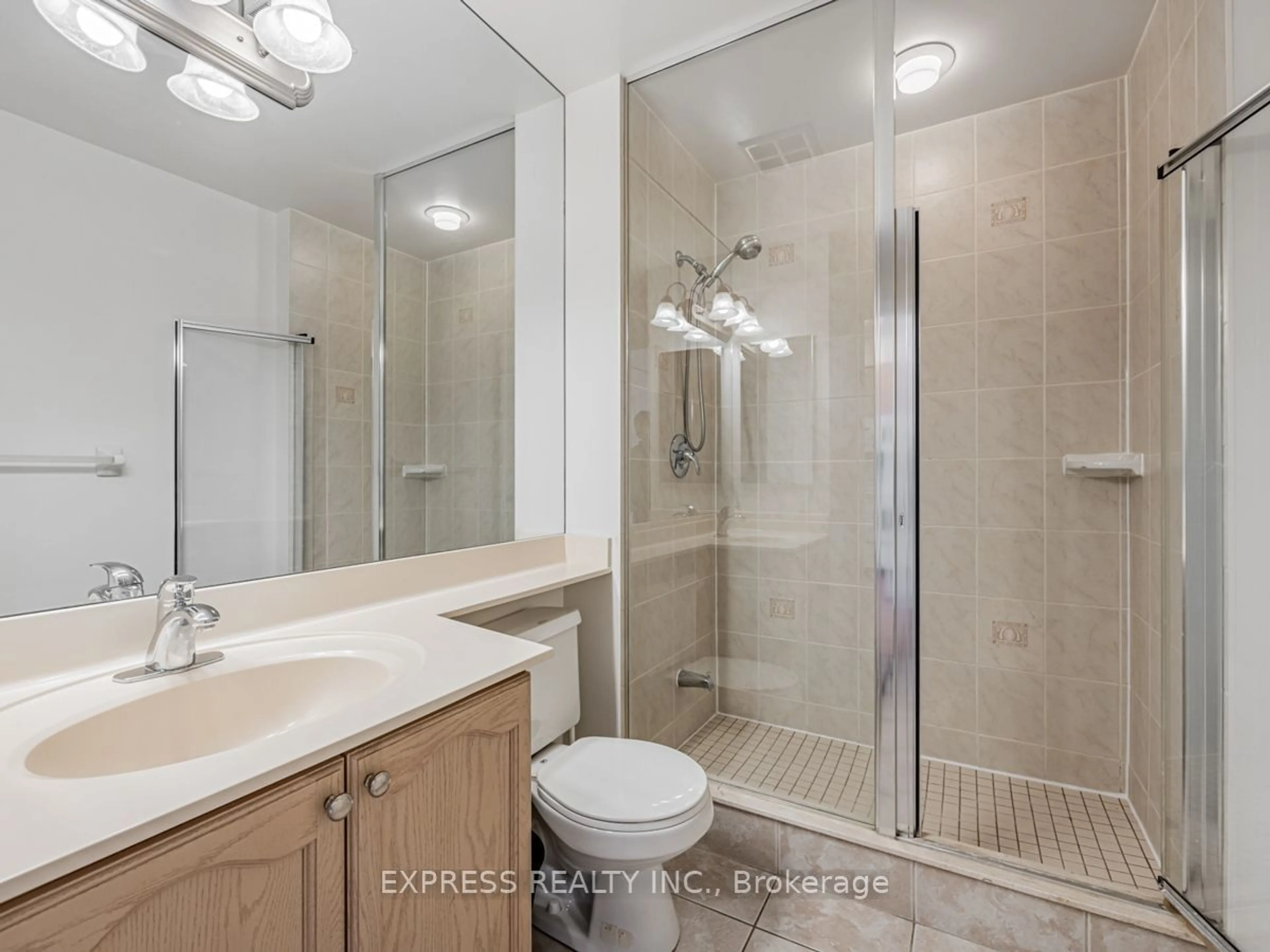 Standard bathroom for 80 Harrison Garden Blvd #2319, Toronto Ontario M2N 7E3