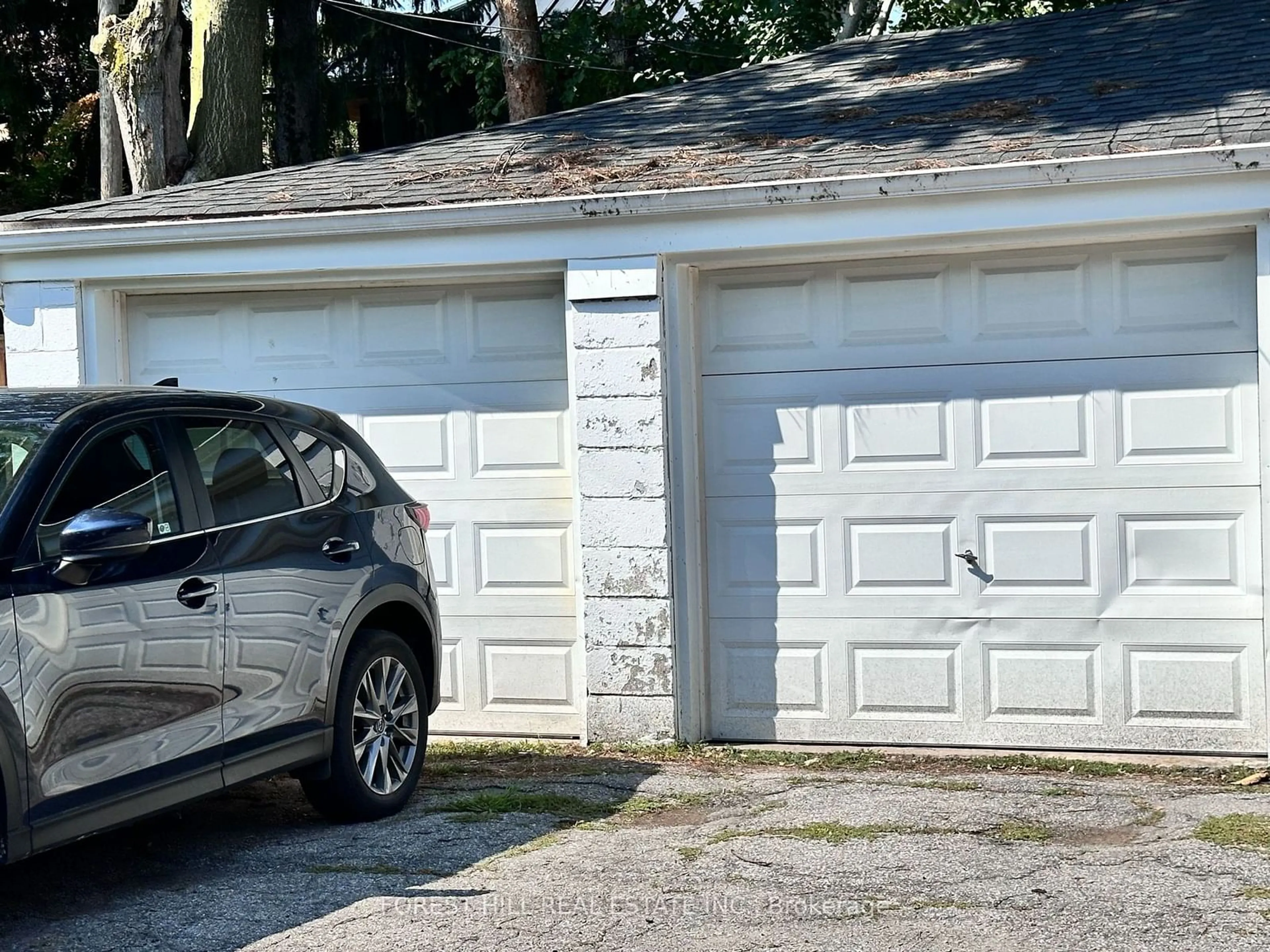 Indoor garage for 274 Glenforest Rd, Toronto Ontario M4N 2A4