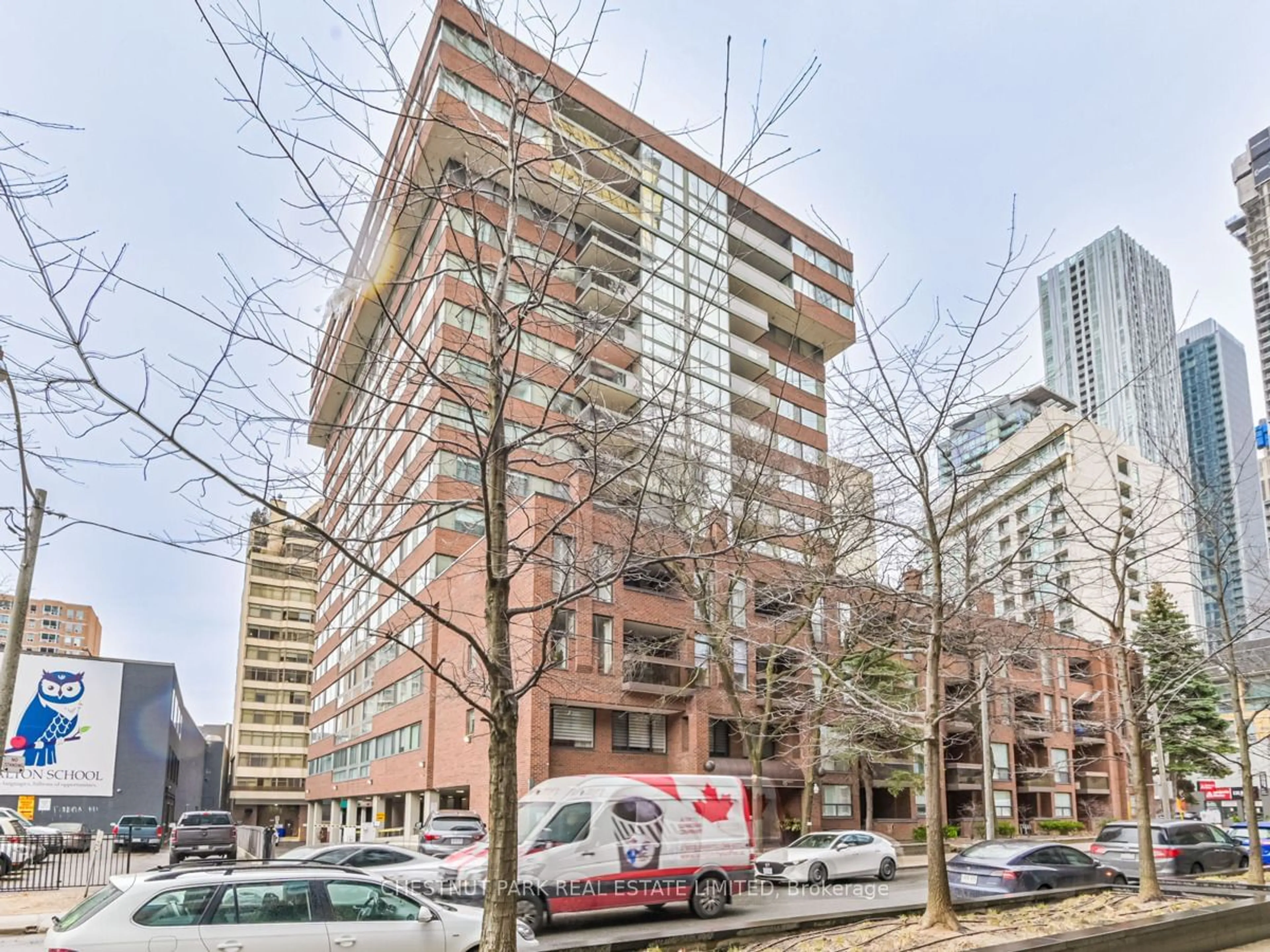 A pic from exterior of the house or condo for 15 Mcmurrich St #1502, Toronto Ontario M5R 3M6