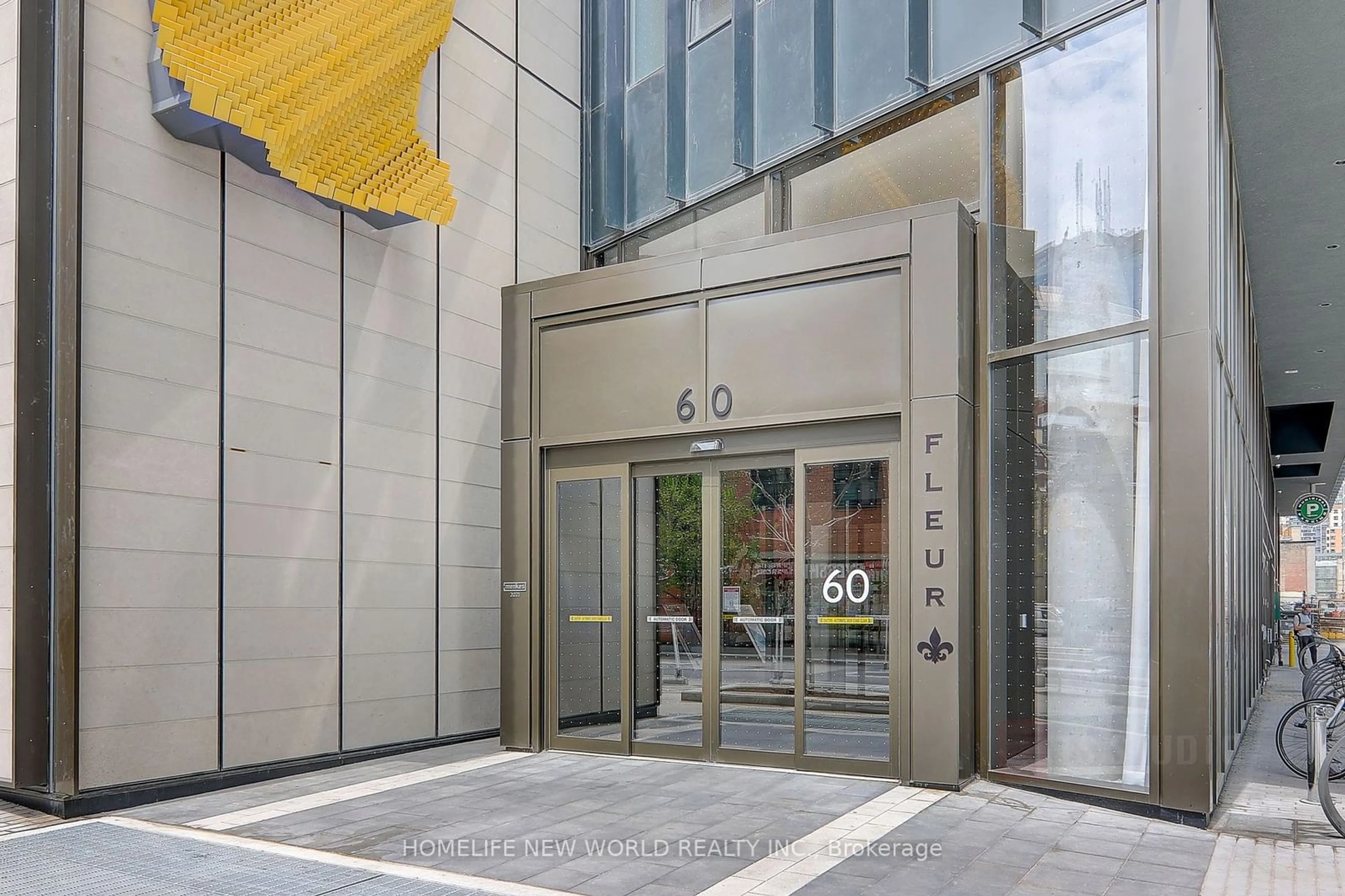 Indoor foyer for 60 Shuter St #Ph111, Toronto Ontario M5B 0B7