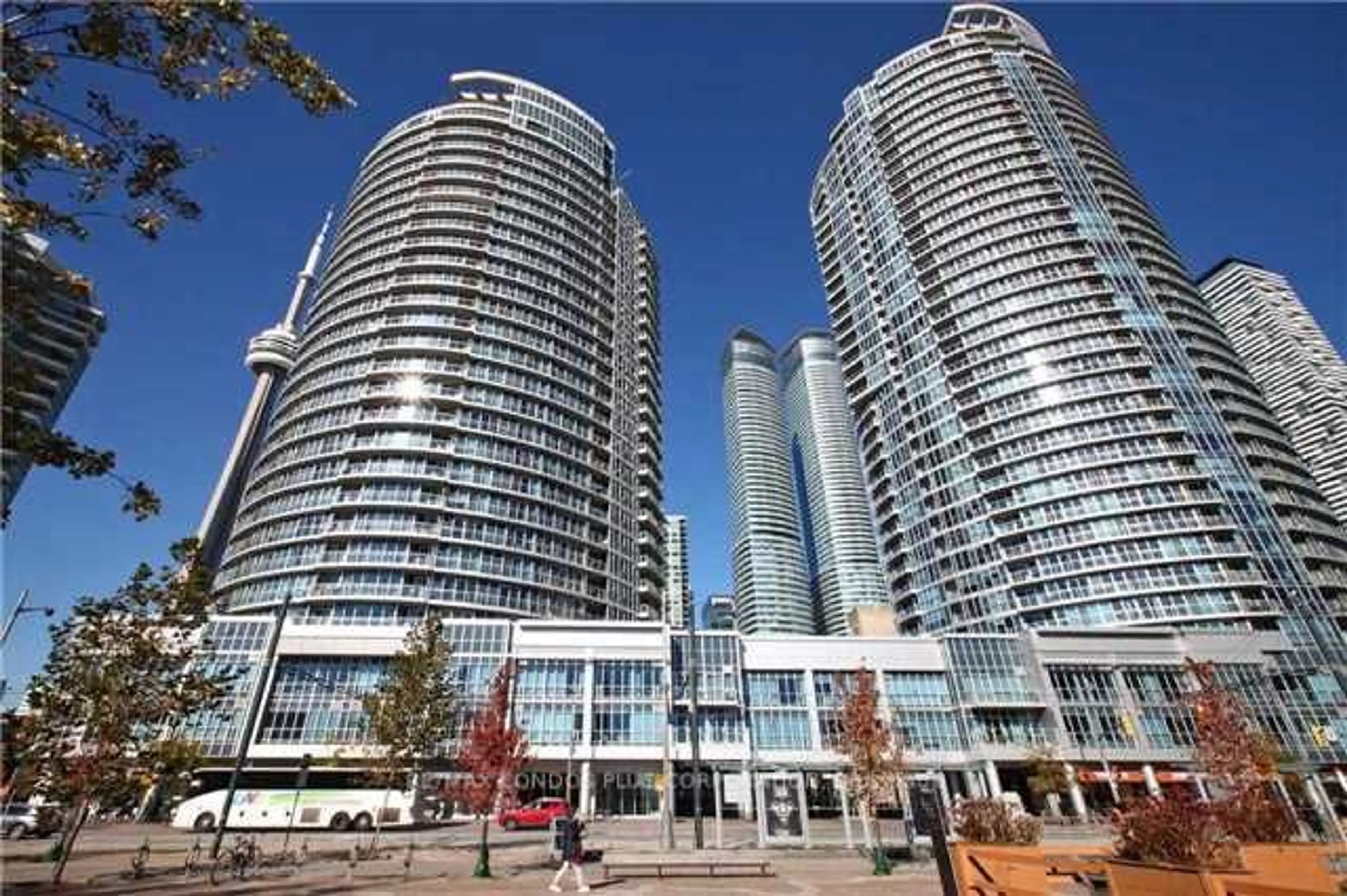 A pic from exterior of the house or condo for 218 Queens Quay #910, Toronto Ontario M5J 2Y6