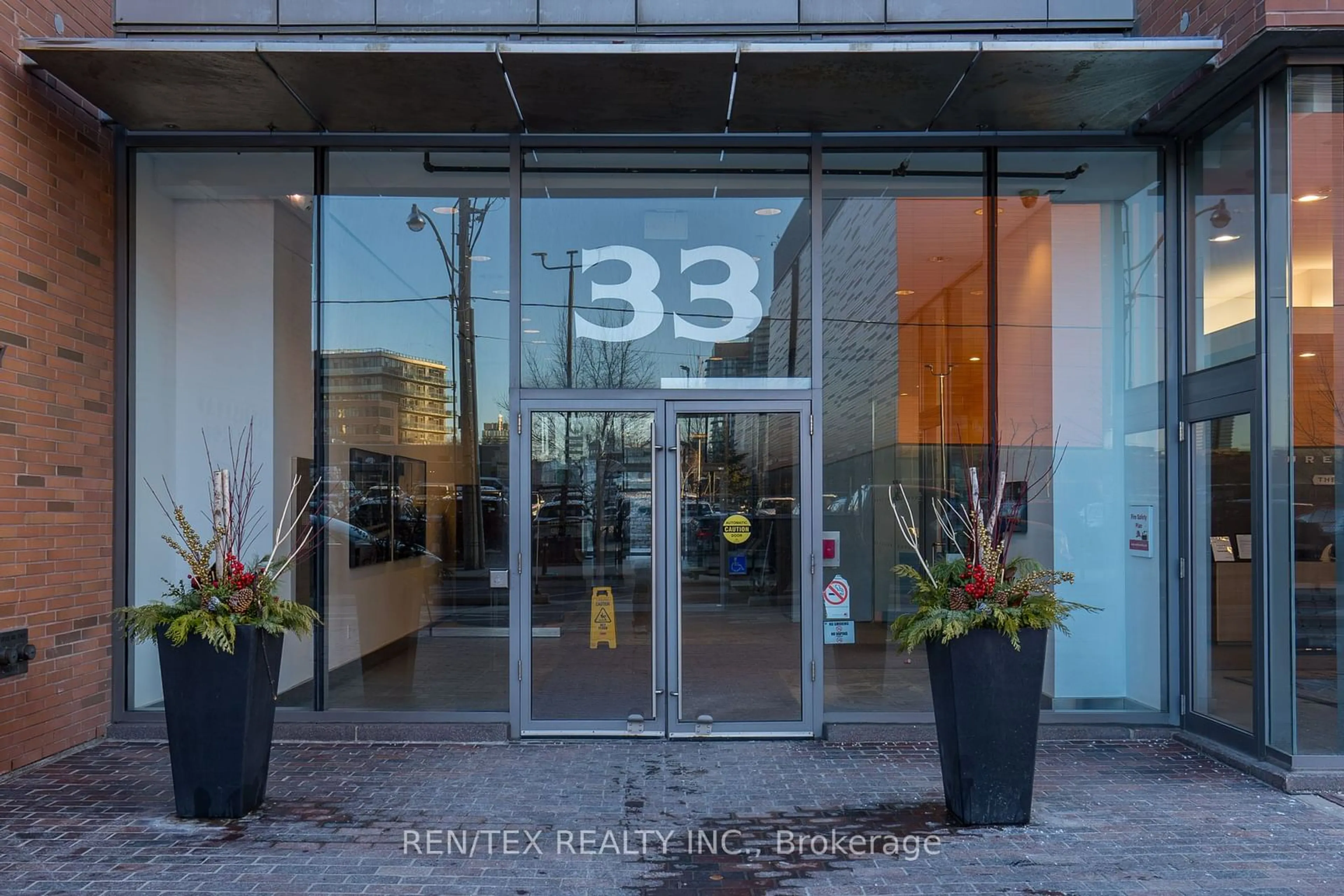 Indoor foyer for 33 MILL St #2905, Toronto Ontario M5A 3R3