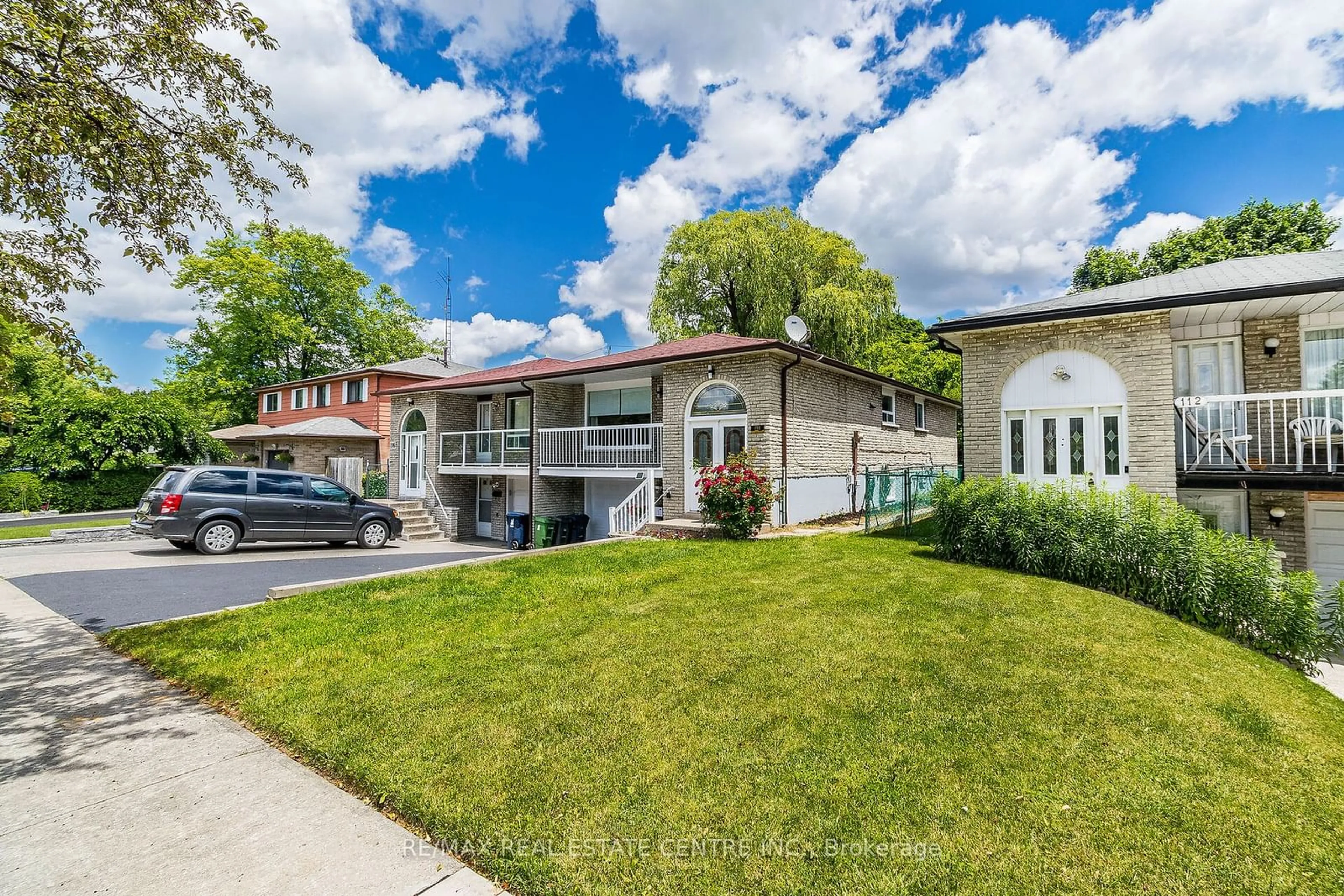 A pic from exterior of the house or condo, the street view for 114 Sexton Cres, Toronto Ontario M2H 2L6