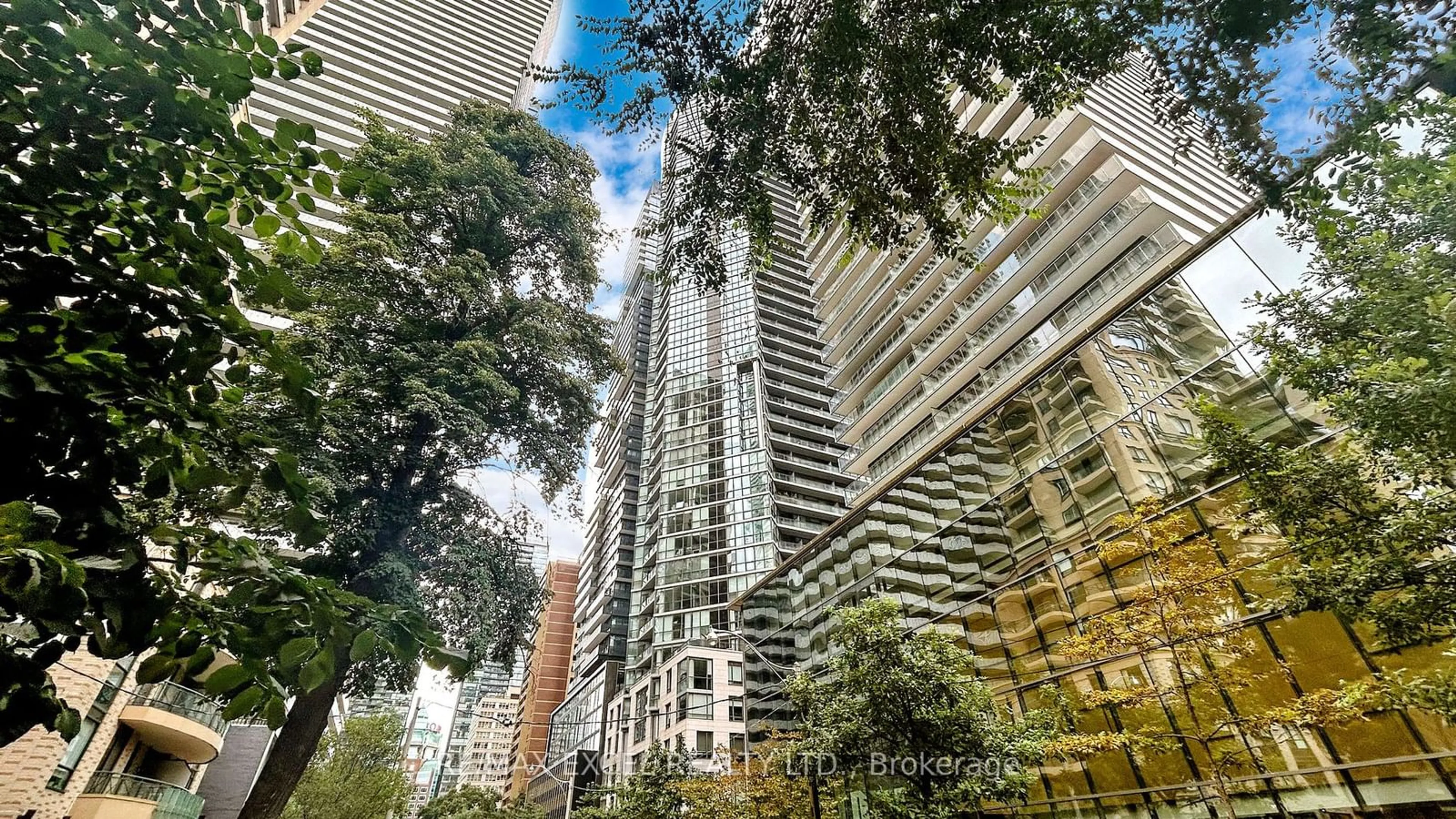 A pic from exterior of the house or condo for 55 Charles St #3606, Toronto Ontario M4Y 0J1