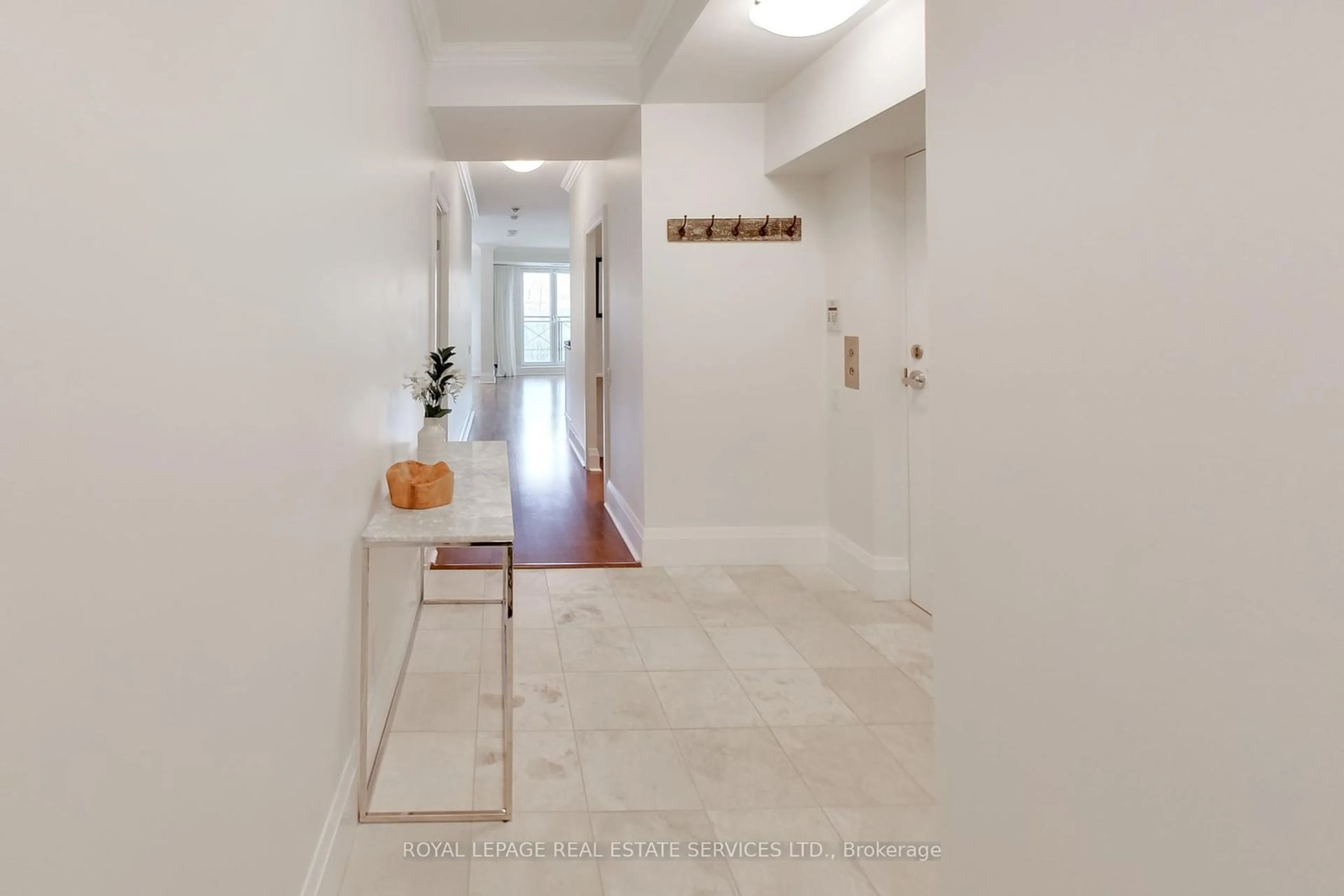 Indoor foyer, ceramic floors for 20 Scrivener Sq #313, Toronto Ontario M4W 3X9