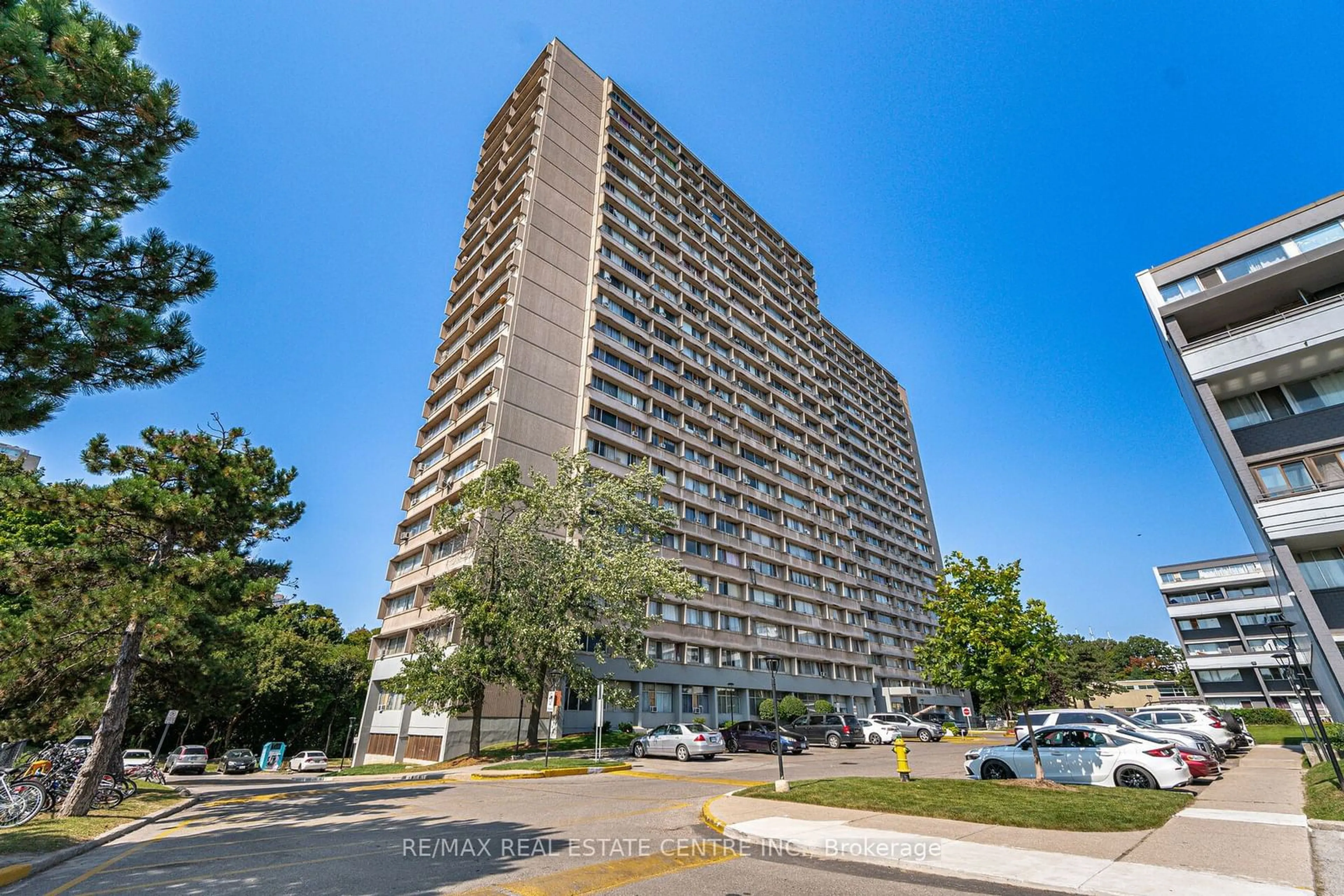 A pic from exterior of the house or condo for 10 SUNNY Glwy #607, Toronto Ontario M3C 2Z3