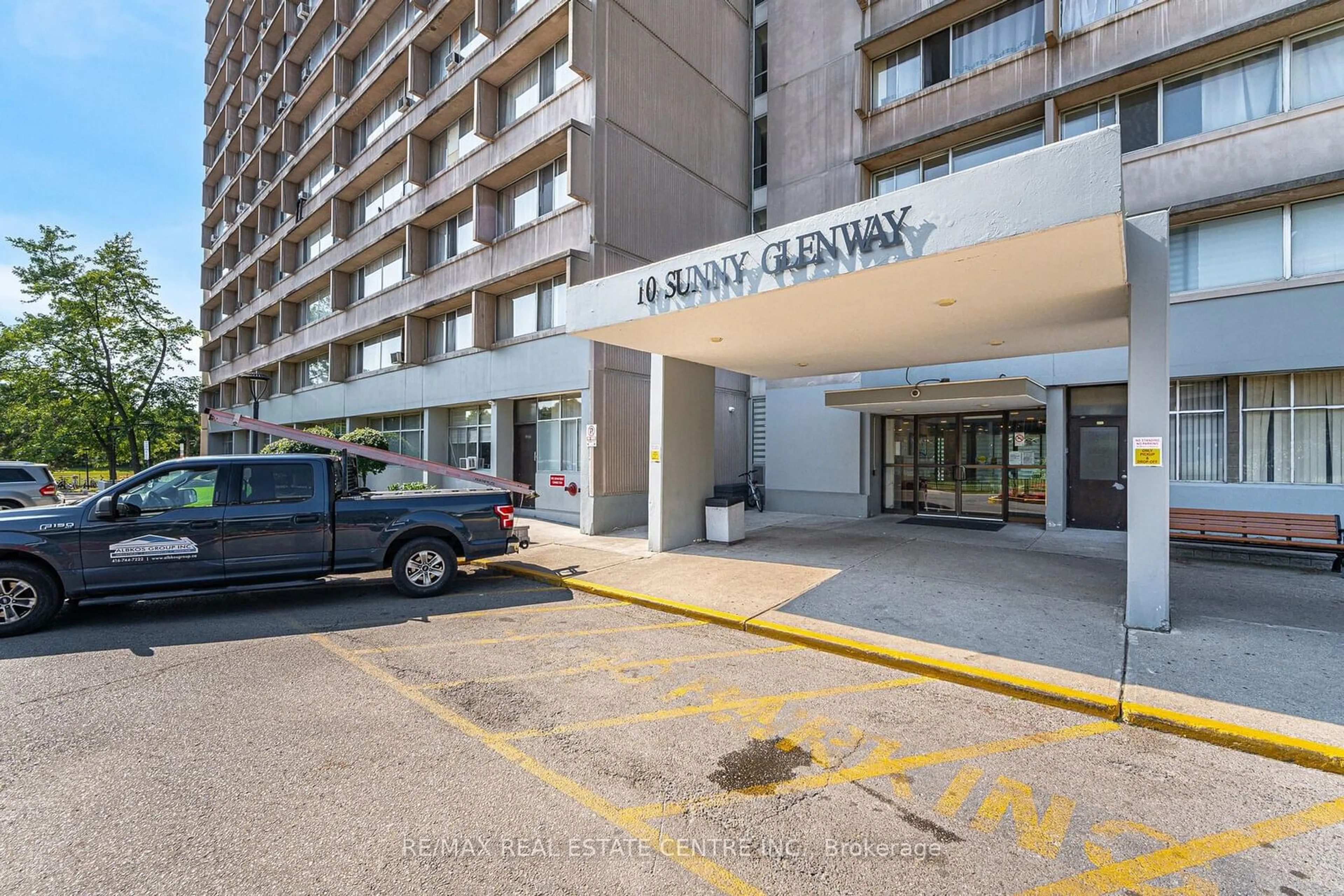 A pic from exterior of the house or condo for 10 SUNNY Glwy #607, Toronto Ontario M3C 2Z3