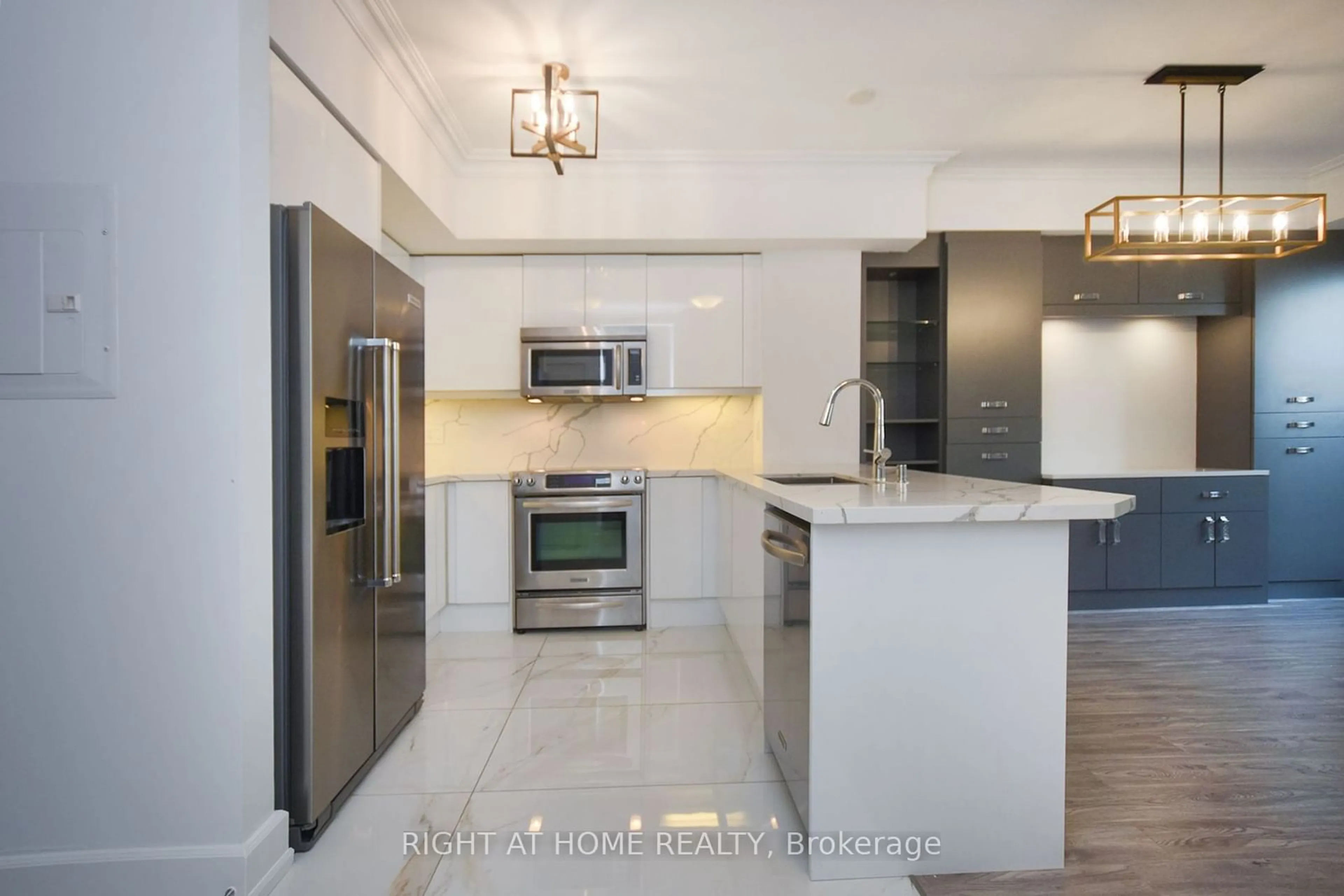 Open concept kitchen for 650 Sheppard Ave #PH17, Toronto Ontario M2K 3E4