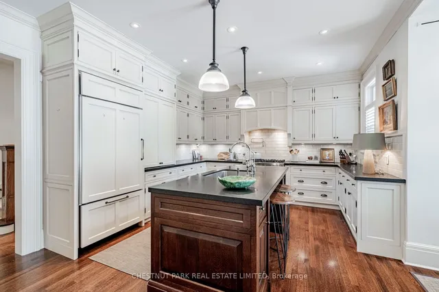 Additional property image - 32 Roxborough St