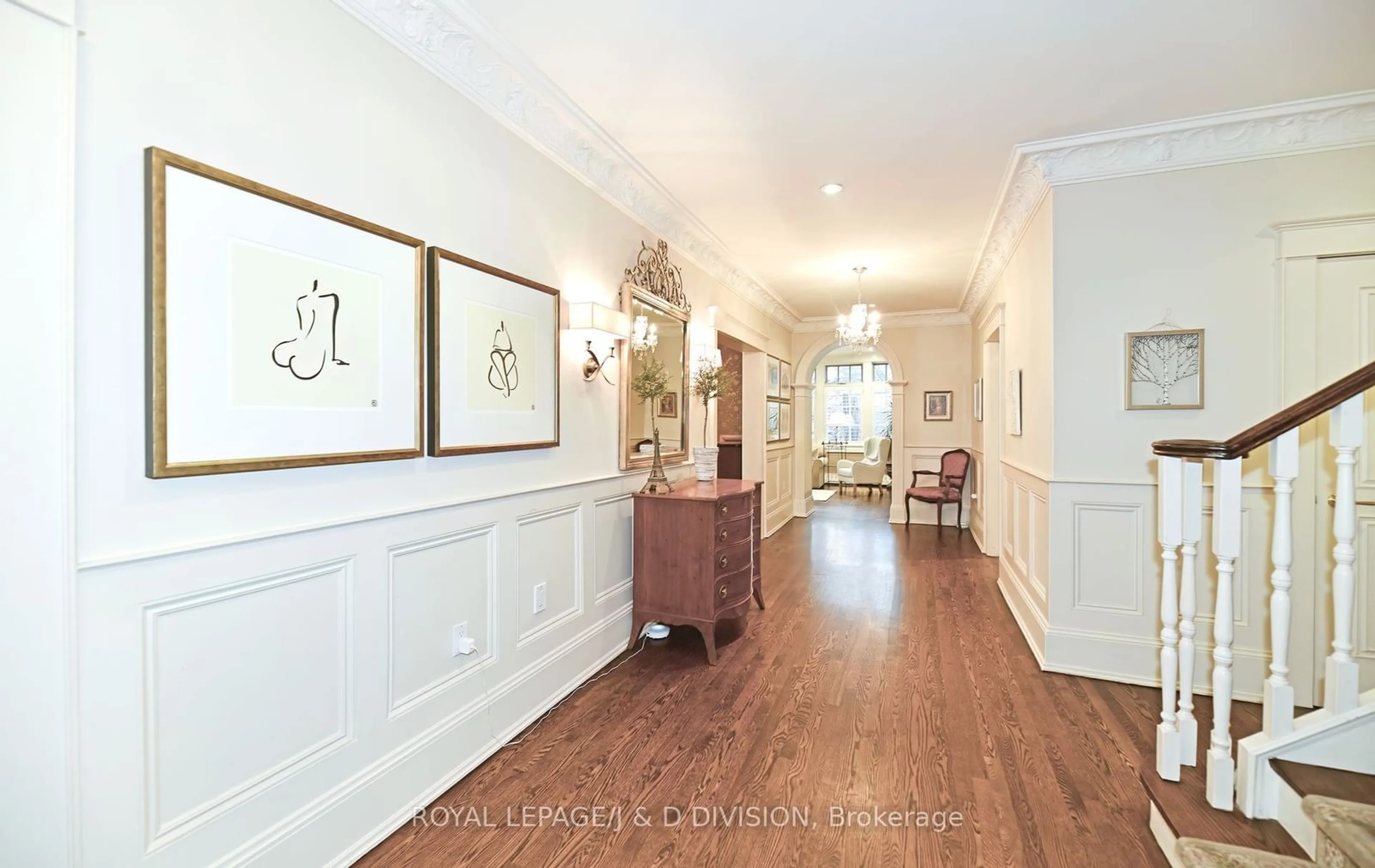 Indoor foyer, wood floors for 254 Russell Hill Rd, Toronto Ontario M4V 2T2