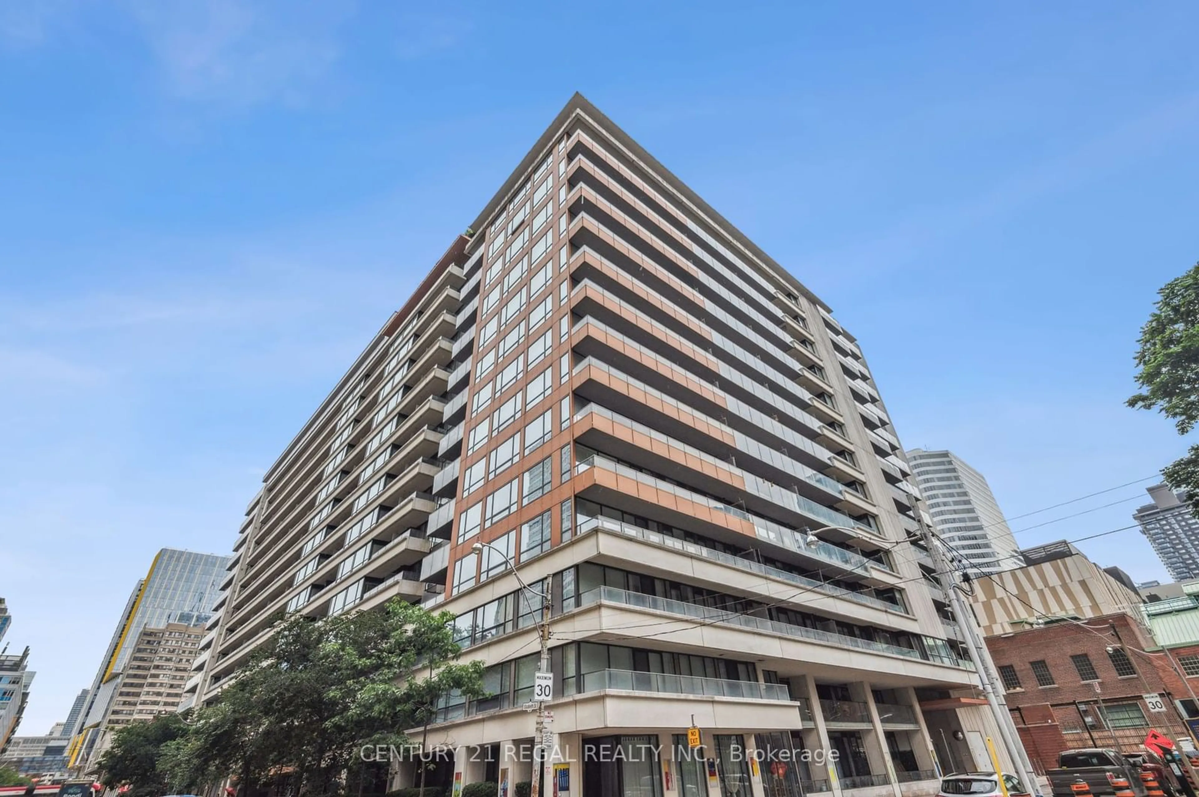 A pic from exterior of the house or condo for 111 Elizabeth St #501, Toronto Ontario M5G 1P7