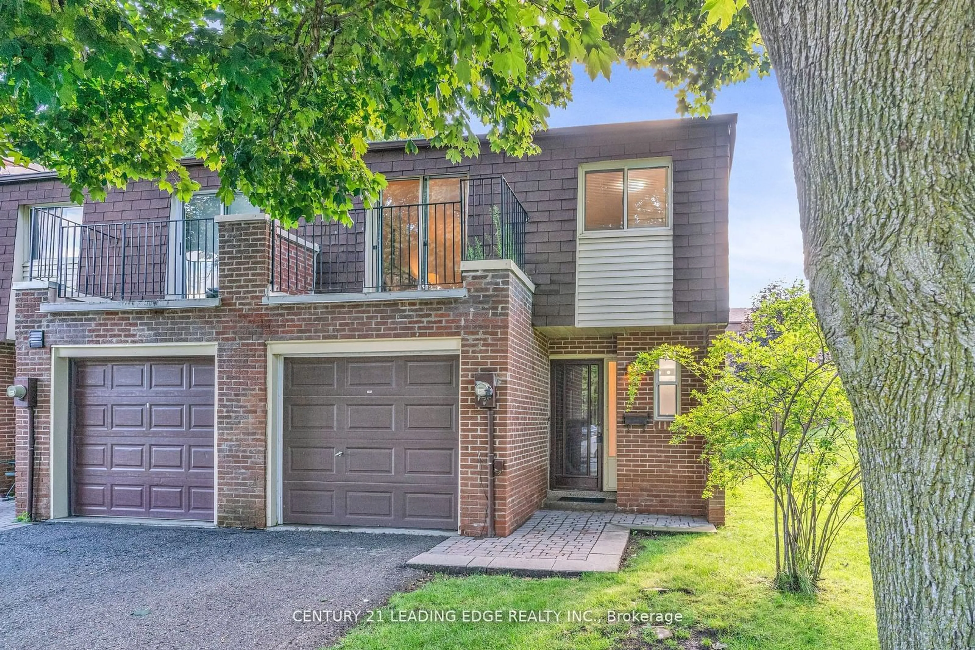 Home with brick exterior material for 30 Edgar Woods Rd, Toronto Ontario M2H 2Y7