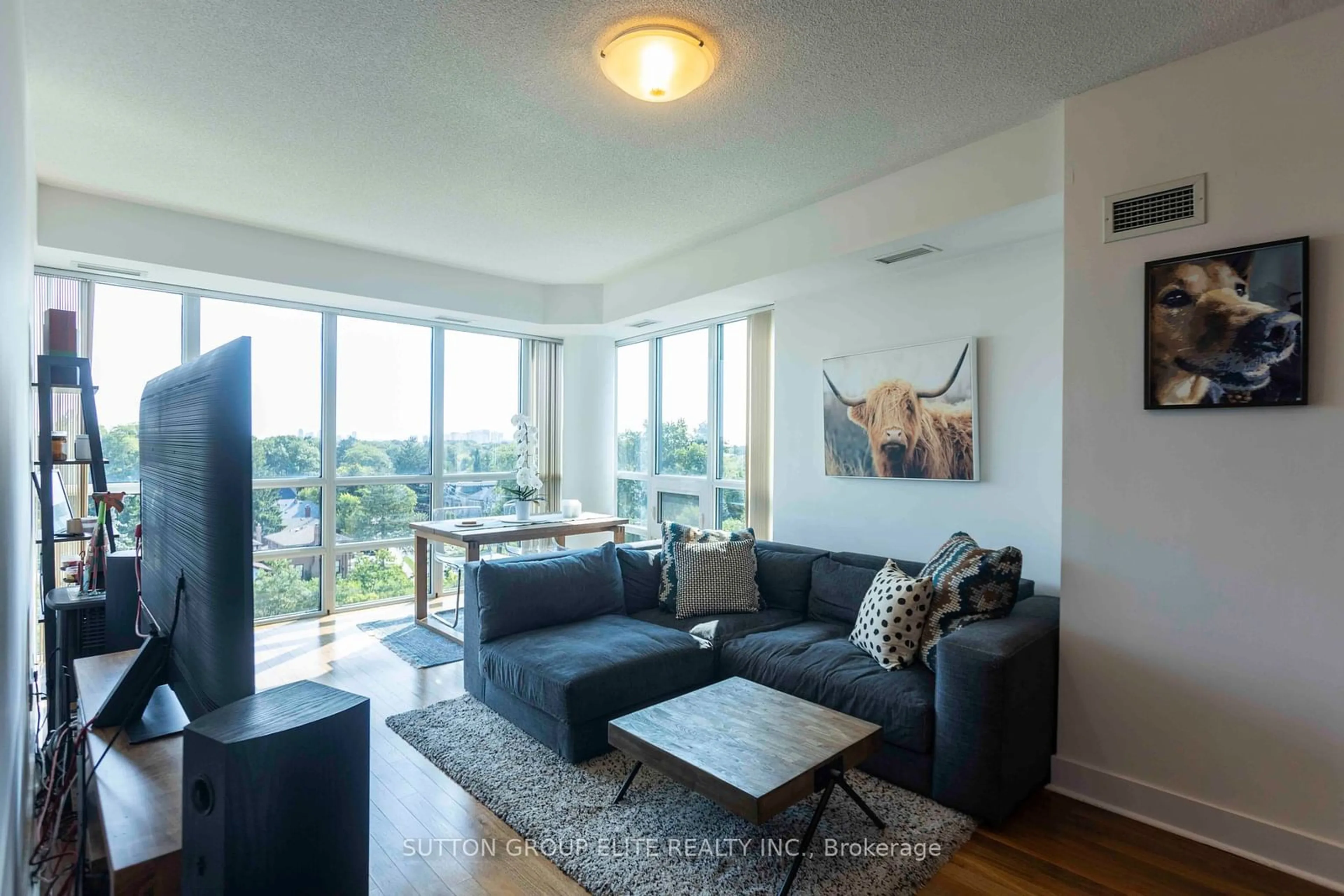 Living room for 26 Norton Ave #807, Toronto Ontario M2N 0H6