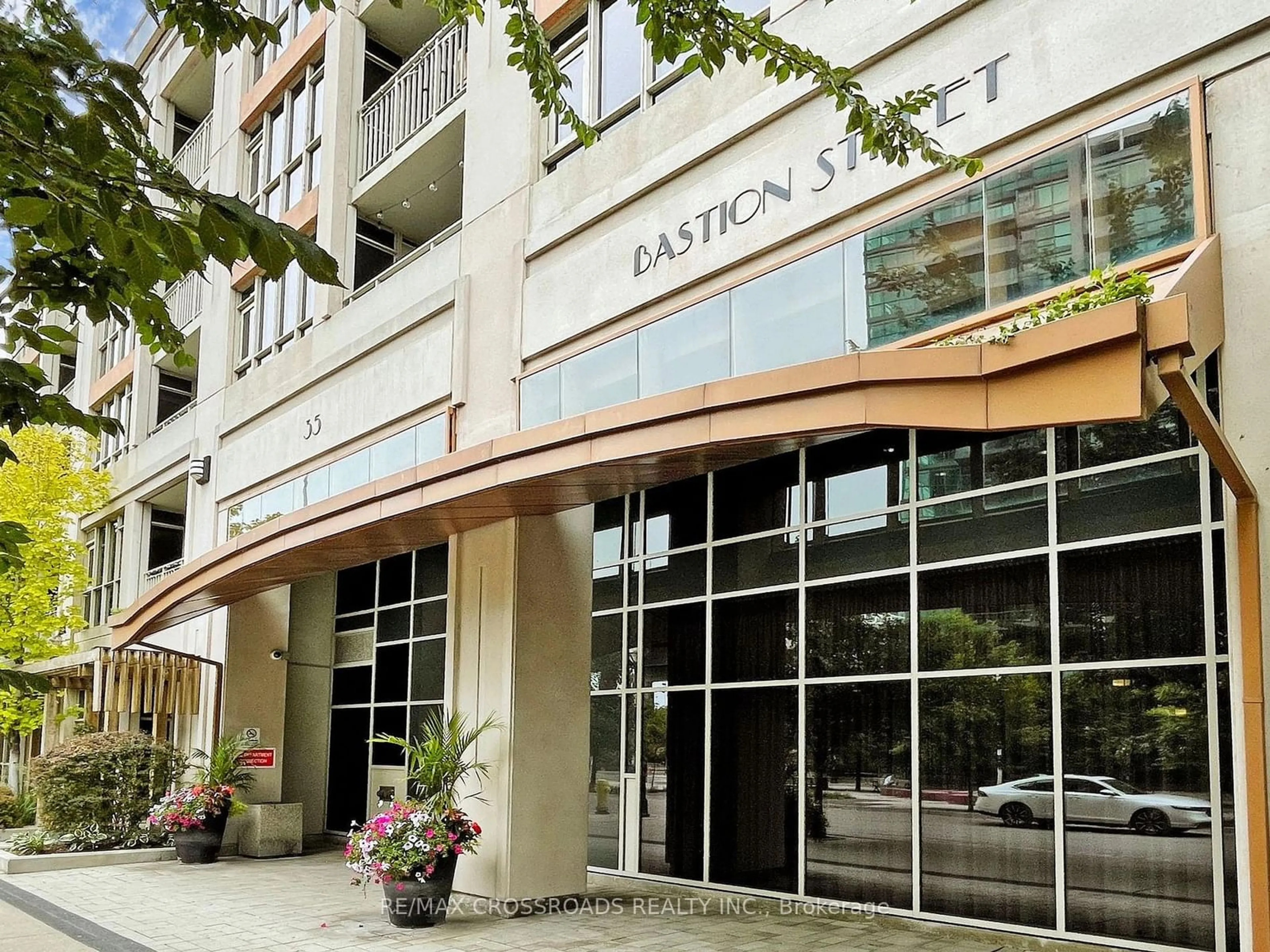 Indoor foyer for 35 Bastion St #624, Toronto Ontario M5V 0C2