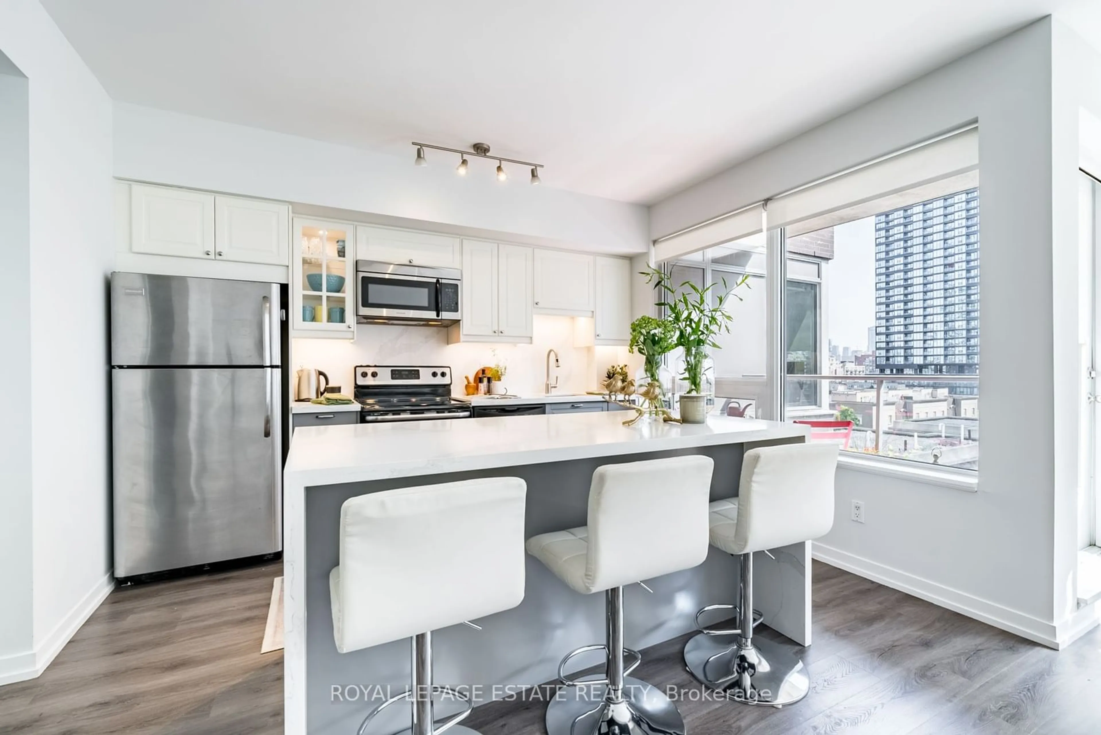 Contemporary kitchen for 59 East Liberty St #711, Toronto Ontario M6K 3R1