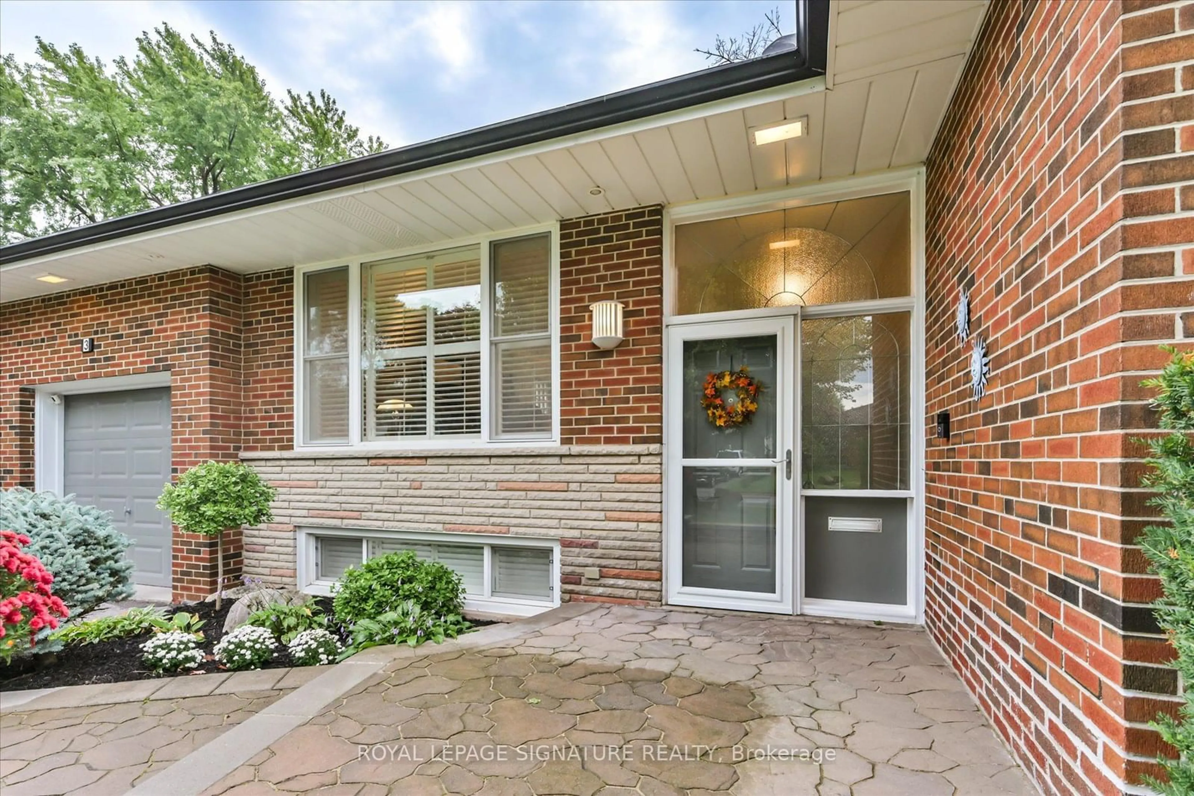 Home with brick exterior material for 3 Kenewen Crt, Toronto Ontario M4A 1R7