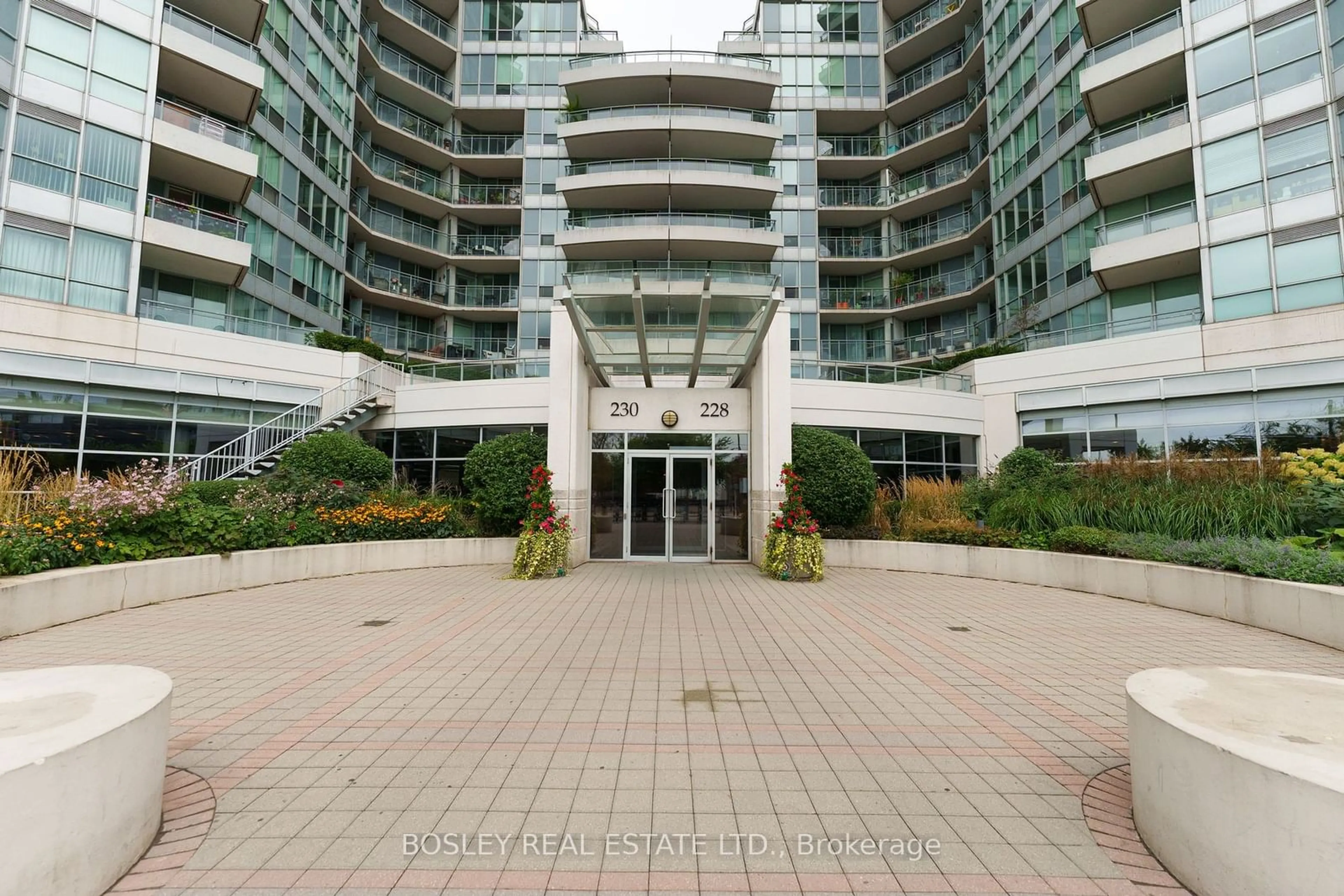 A pic from exterior of the house or condo for 230 Queens Quay #1019, Toronto Ontario M5J 2Y7