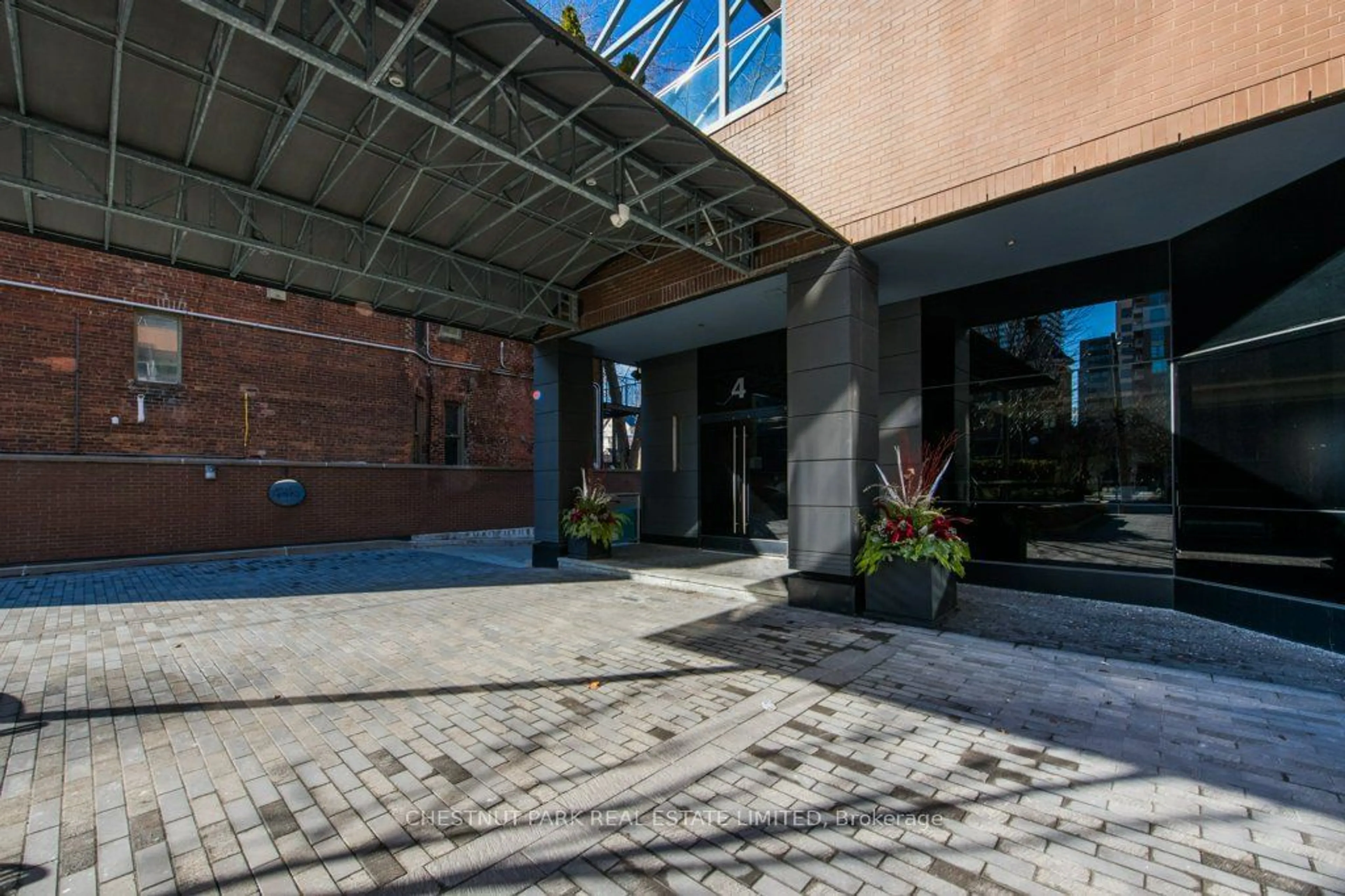 Indoor lobby, ceramic floors for 4 Lowther Ave #505, Toronto Ontario M5R 1C6