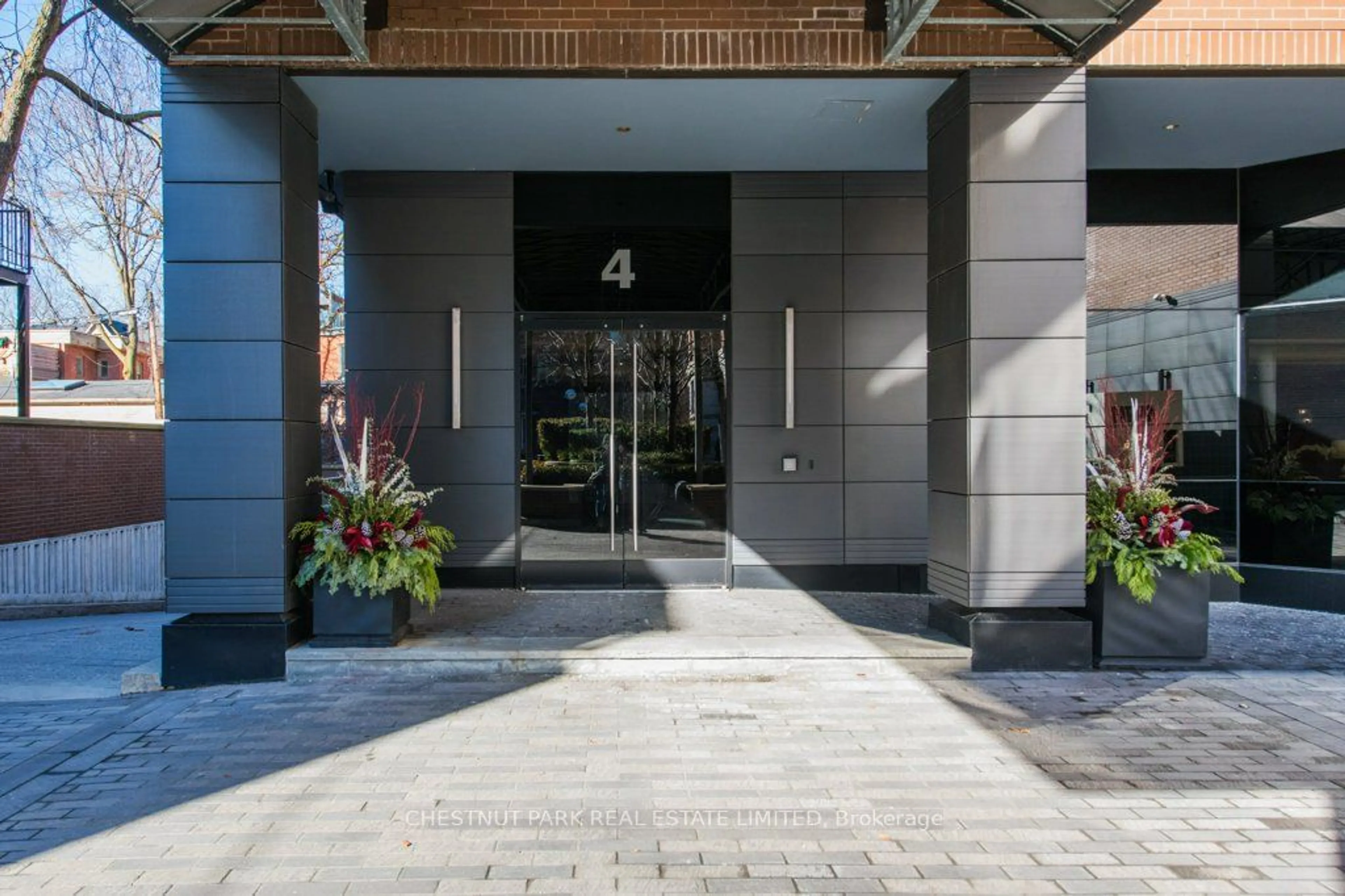 Indoor lobby, ceramic floors for 4 Lowther Ave #505, Toronto Ontario M5R 1C6