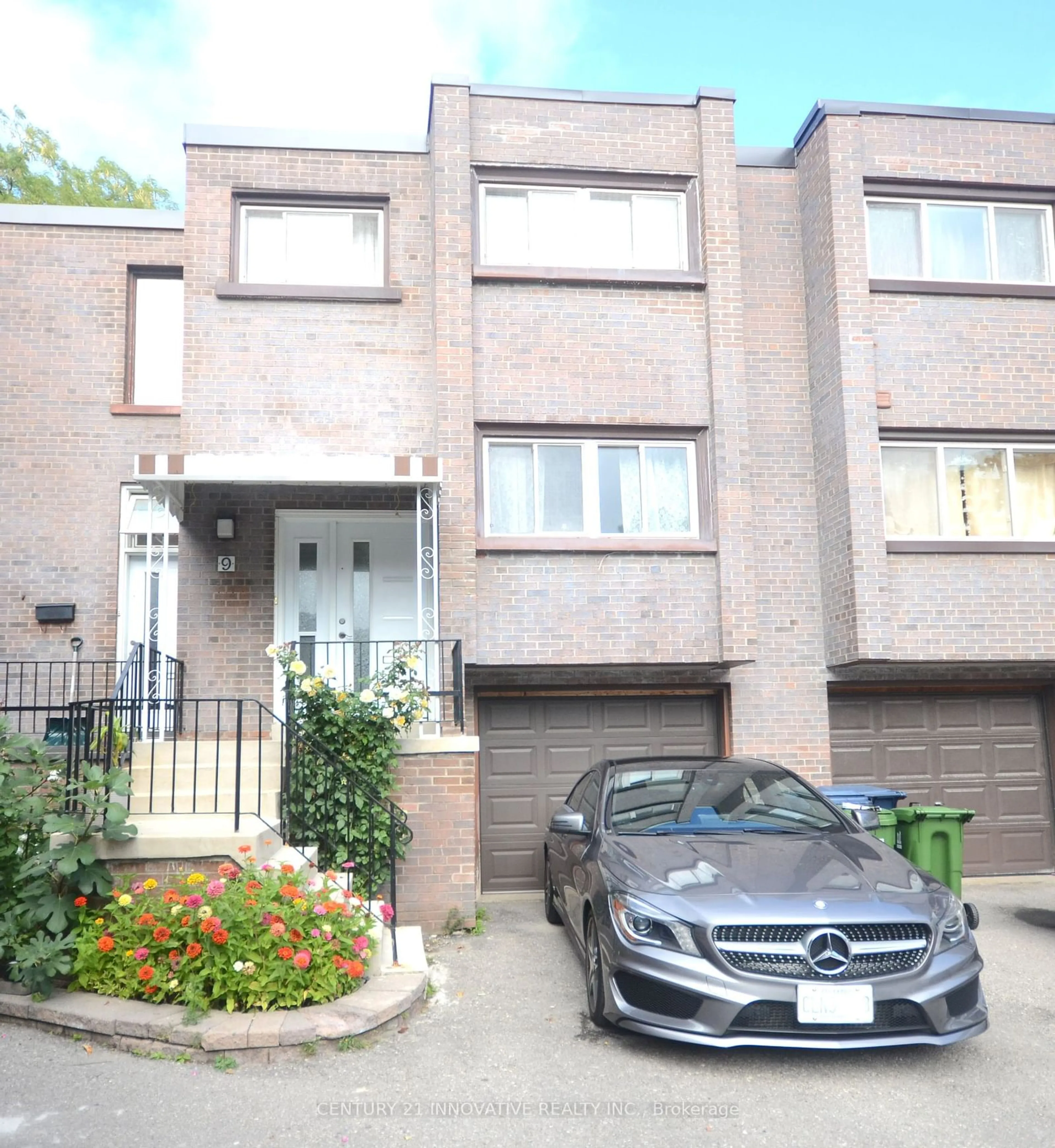 A pic from exterior of the house or condo, the street view for 9 Candy Courtway #14, Toronto Ontario M2R 2Y7