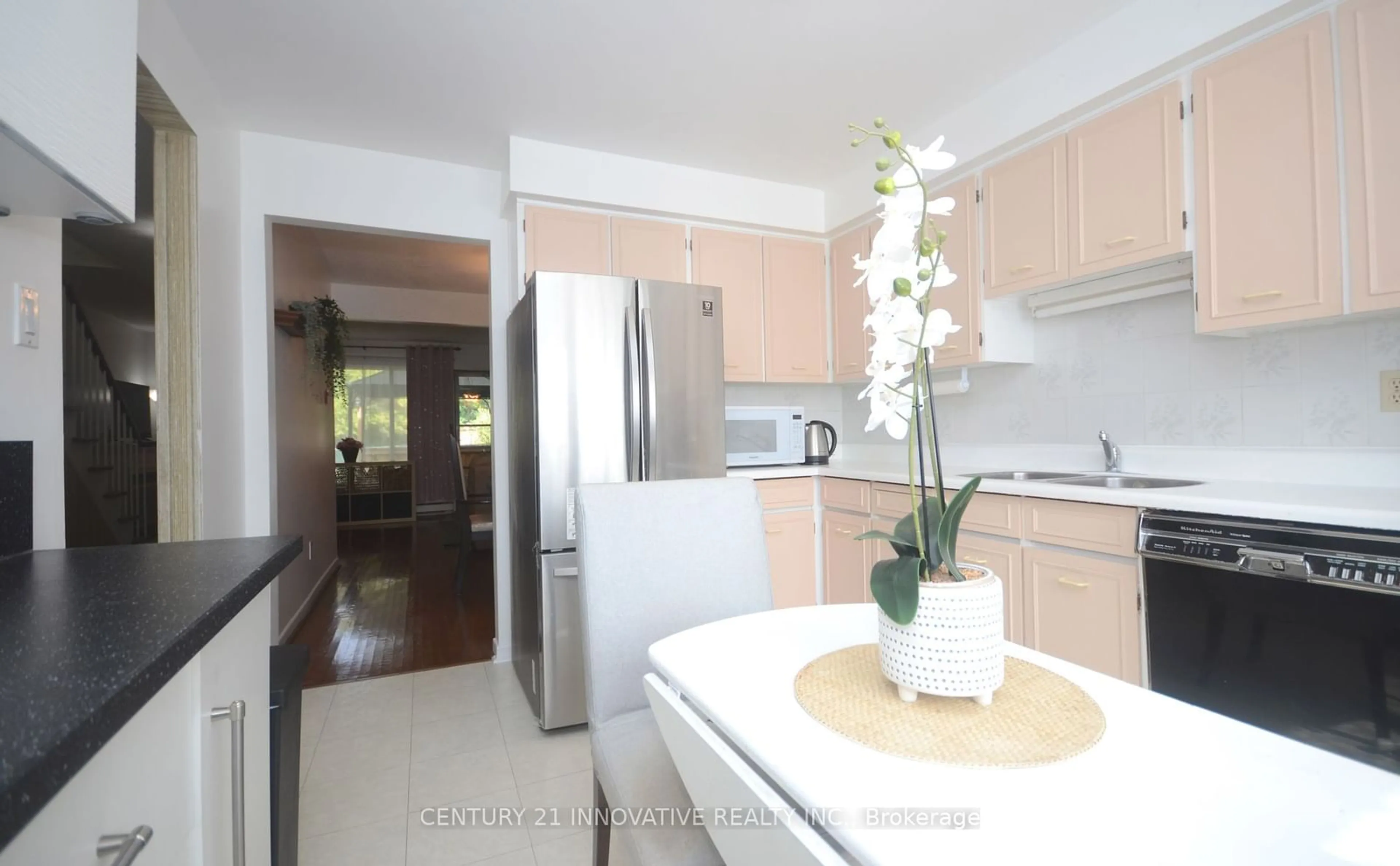 Kitchen, wood floors, cottage for 9 Candy Courtway #14, Toronto Ontario M2R 2Y7