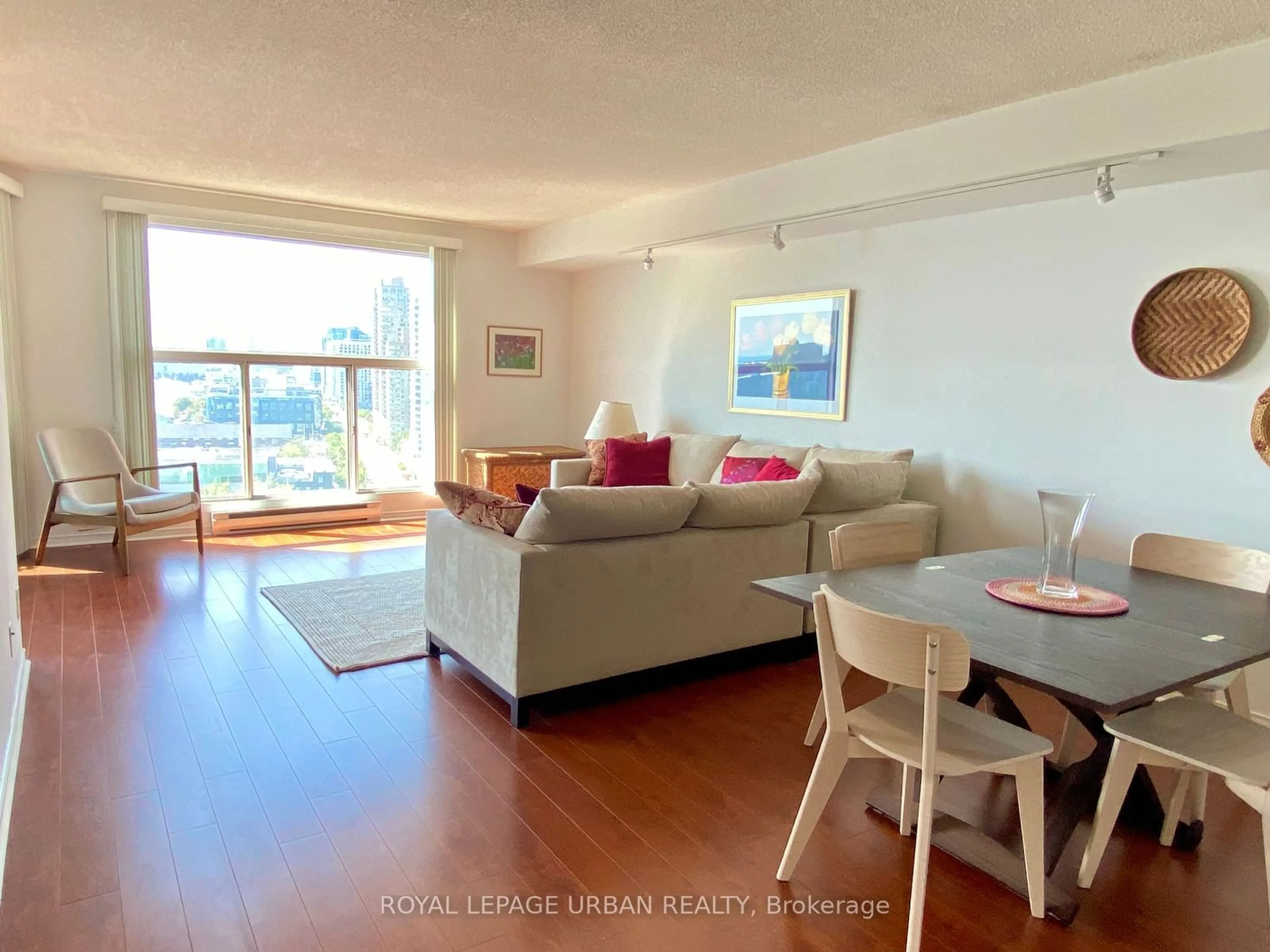 Living room for 77 Harbour Sq #1811, Toronto Ontario M5J 2S2