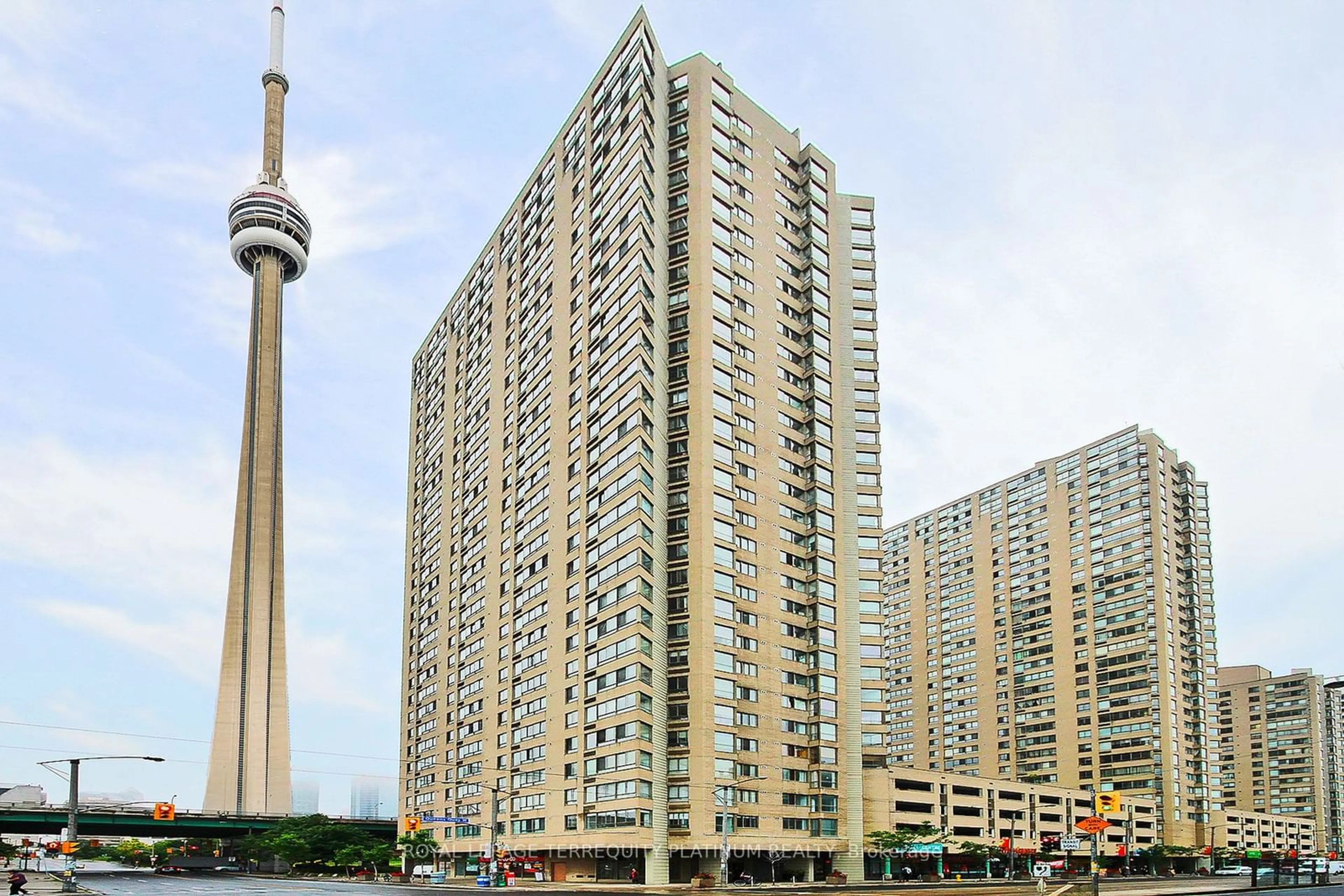 A pic from exterior of the house or condo for 270 Queens Quay #1408, Toronto Ontario M5J 2N4