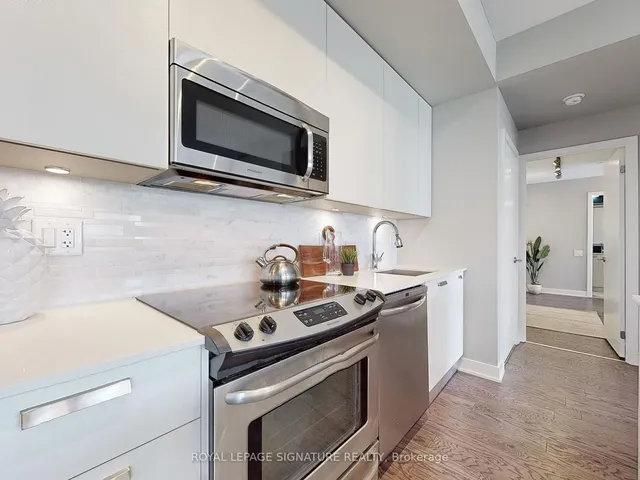 Additional property image - 1815 Yonge St Unit 405