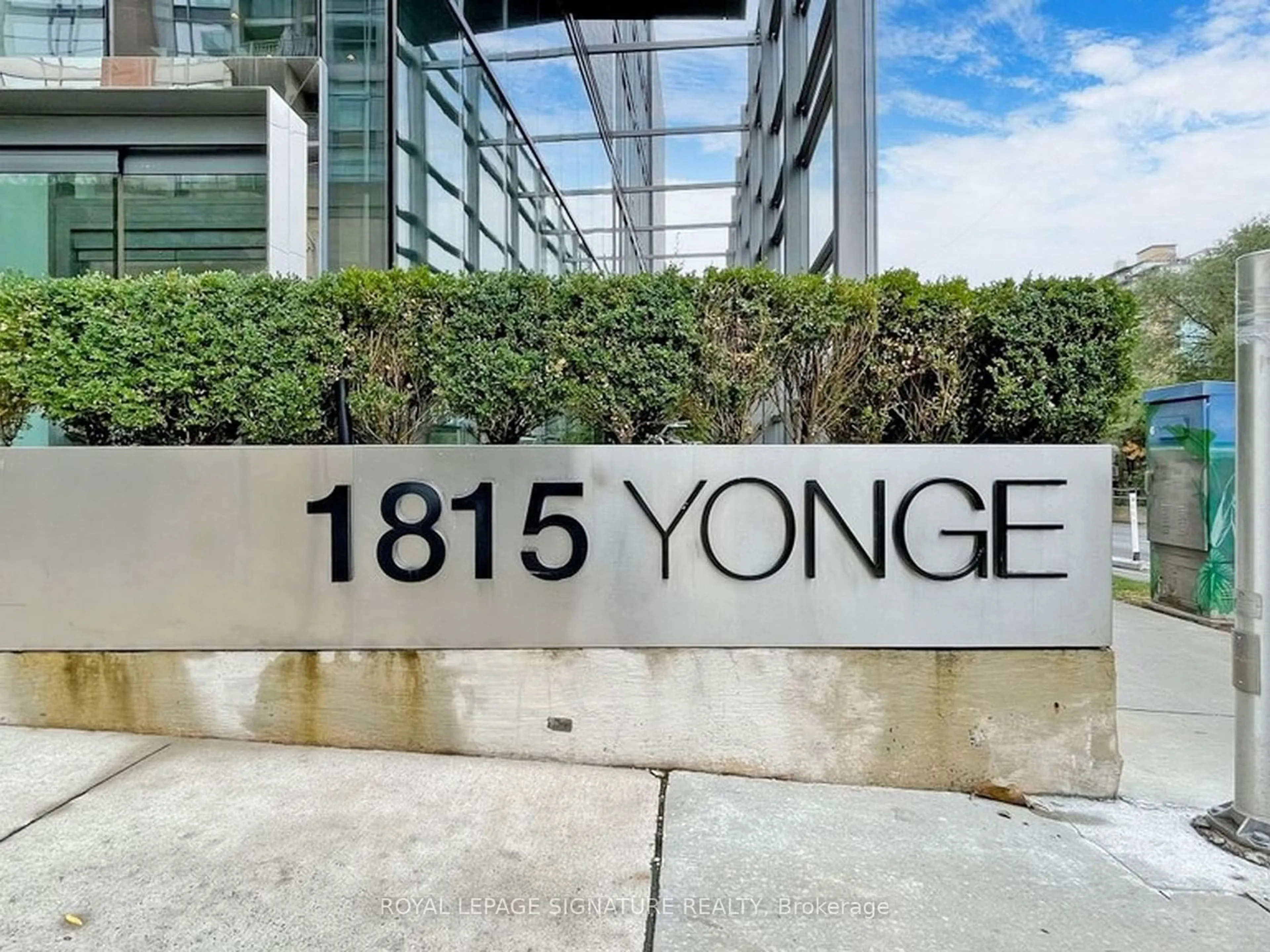 A pic from exterior of the house or condo, the front or back of building for 1815 Yonge St #405, Toronto Ontario M4T 2A4