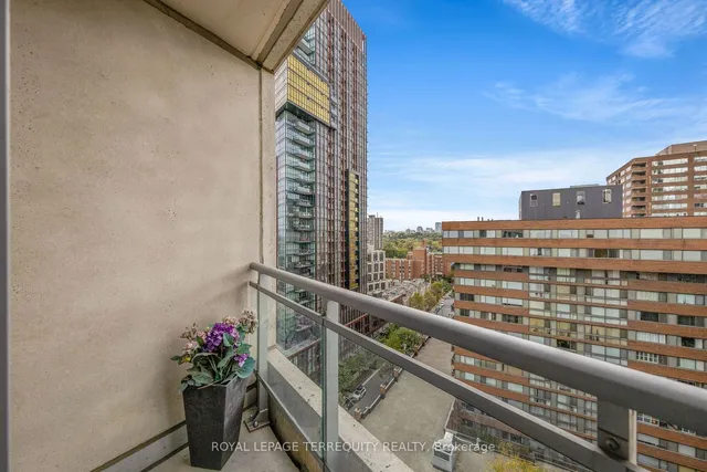 Additional property image - 8 Scollard St Unit 1410