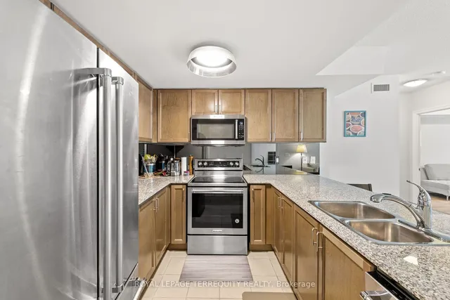 Additional property image - 8 Scollard St Unit 1410