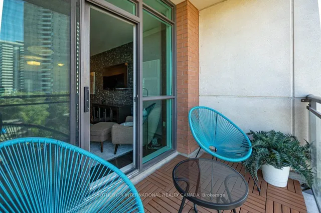 Additional property image - 319 Merton St Unit 716