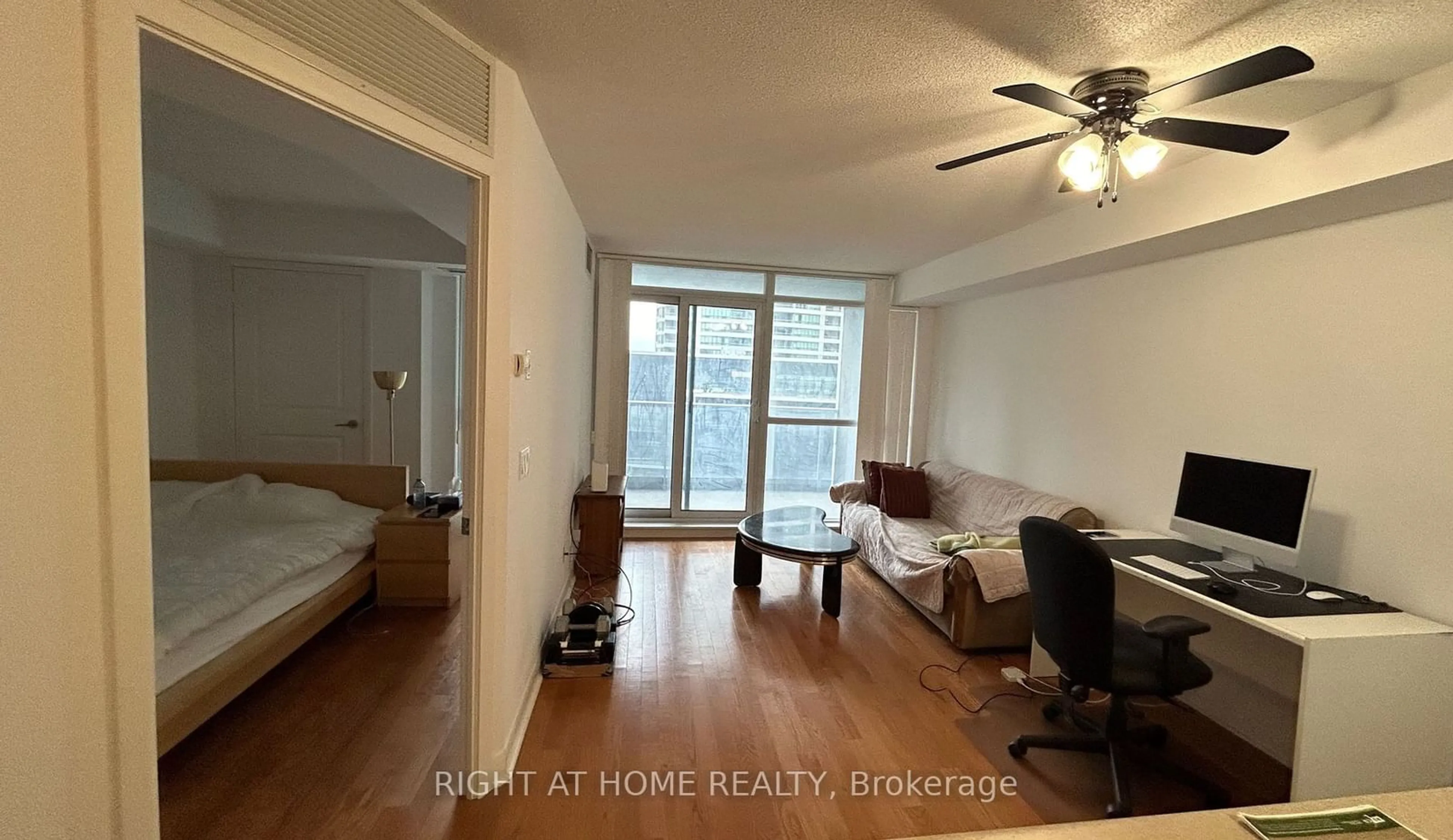 A pic of a room for 4968 Yonge St #808, Toronto Ontario M2N 7G9