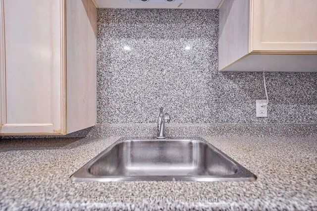 Additional property image - 8 Park Rd Unit 2016