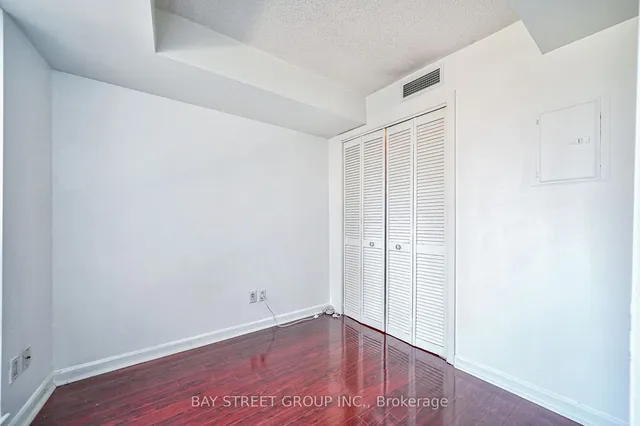 Additional property image - 8 Park Rd Unit 2016