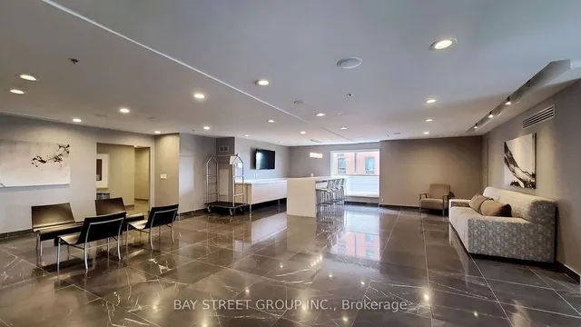 Additional property image - 8 Park Rd Unit 2016