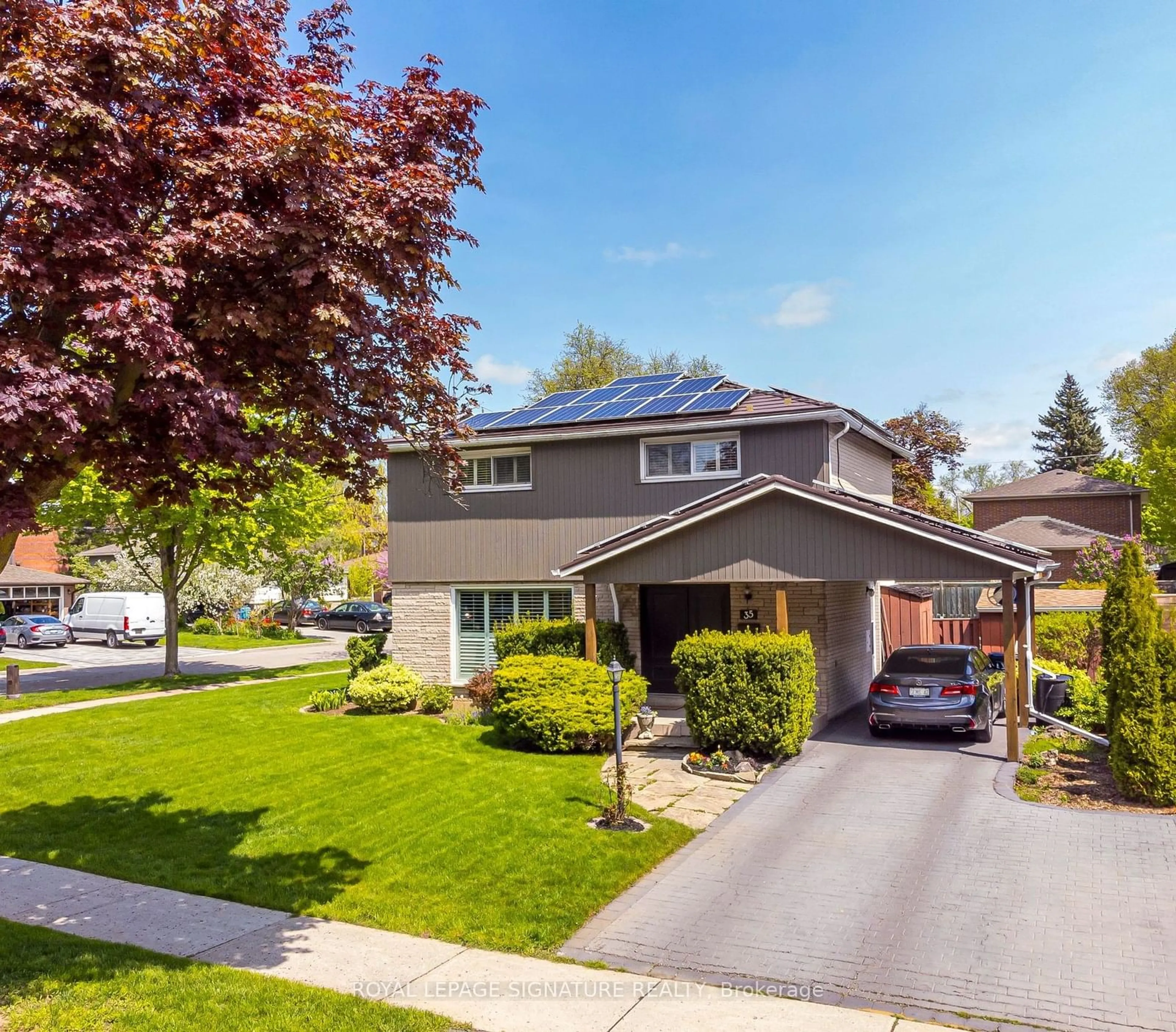 Frontside or backside of a home, the street view for 35 Gleneagle Cres, Toronto Ontario M2J 3H4