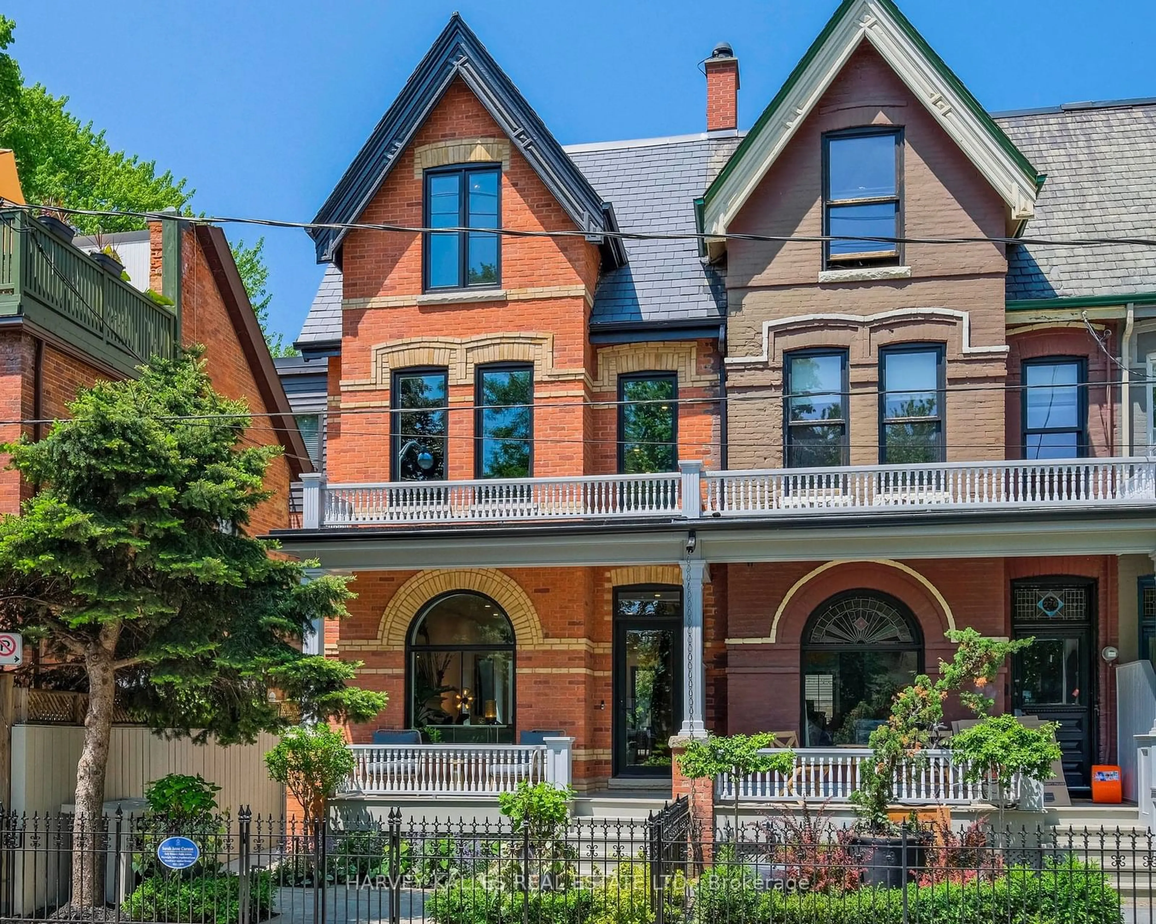 Home with brick exterior material for 274 Carlton St, Toronto Ontario M5A 2L5