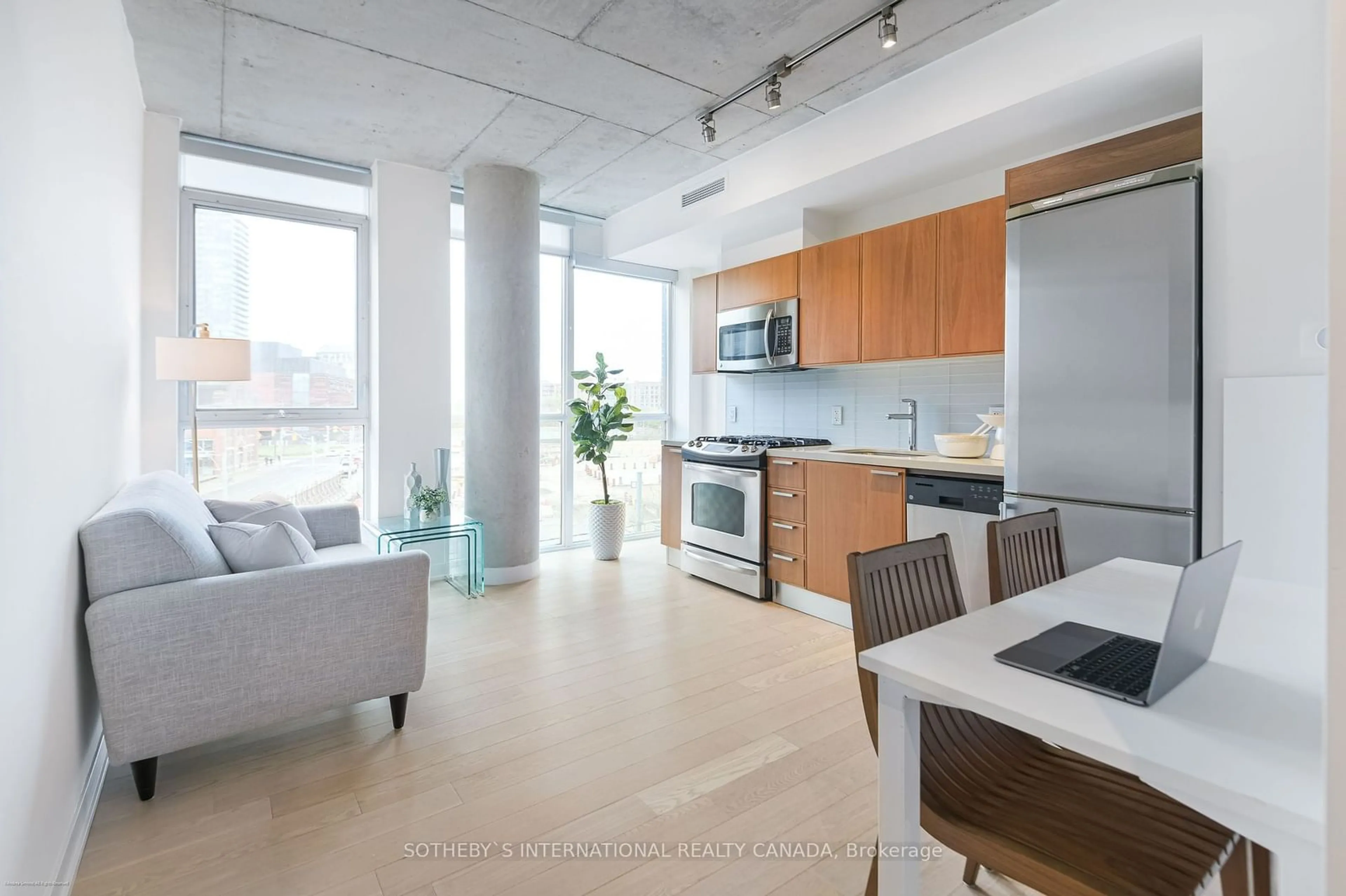 Open concept kitchen for 318 King St #309, Toronto Ontario M5A 0C1