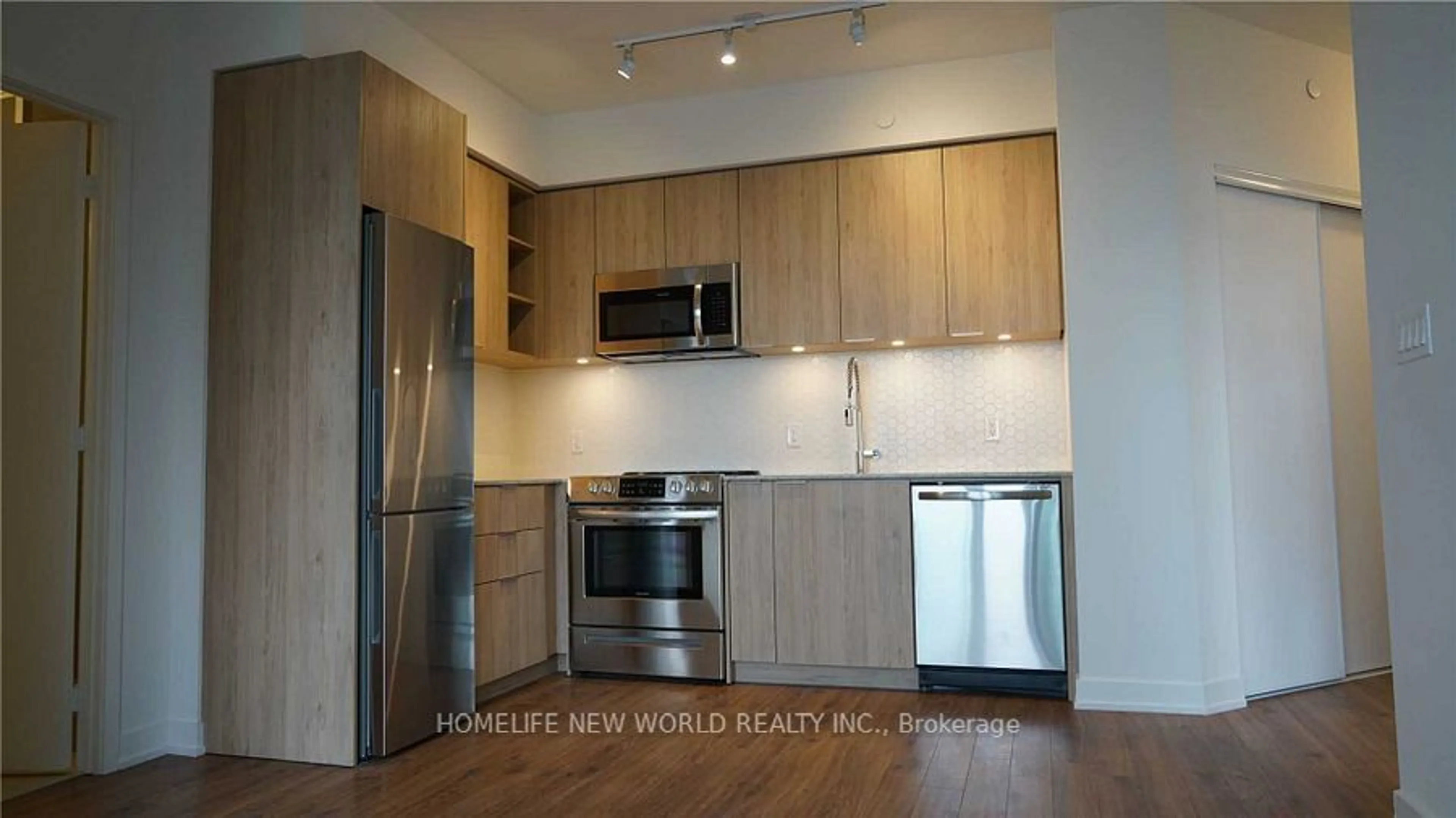 Standard kitchen for 30 Ordnance St #2002, Toronto Ontario M6K 0C8