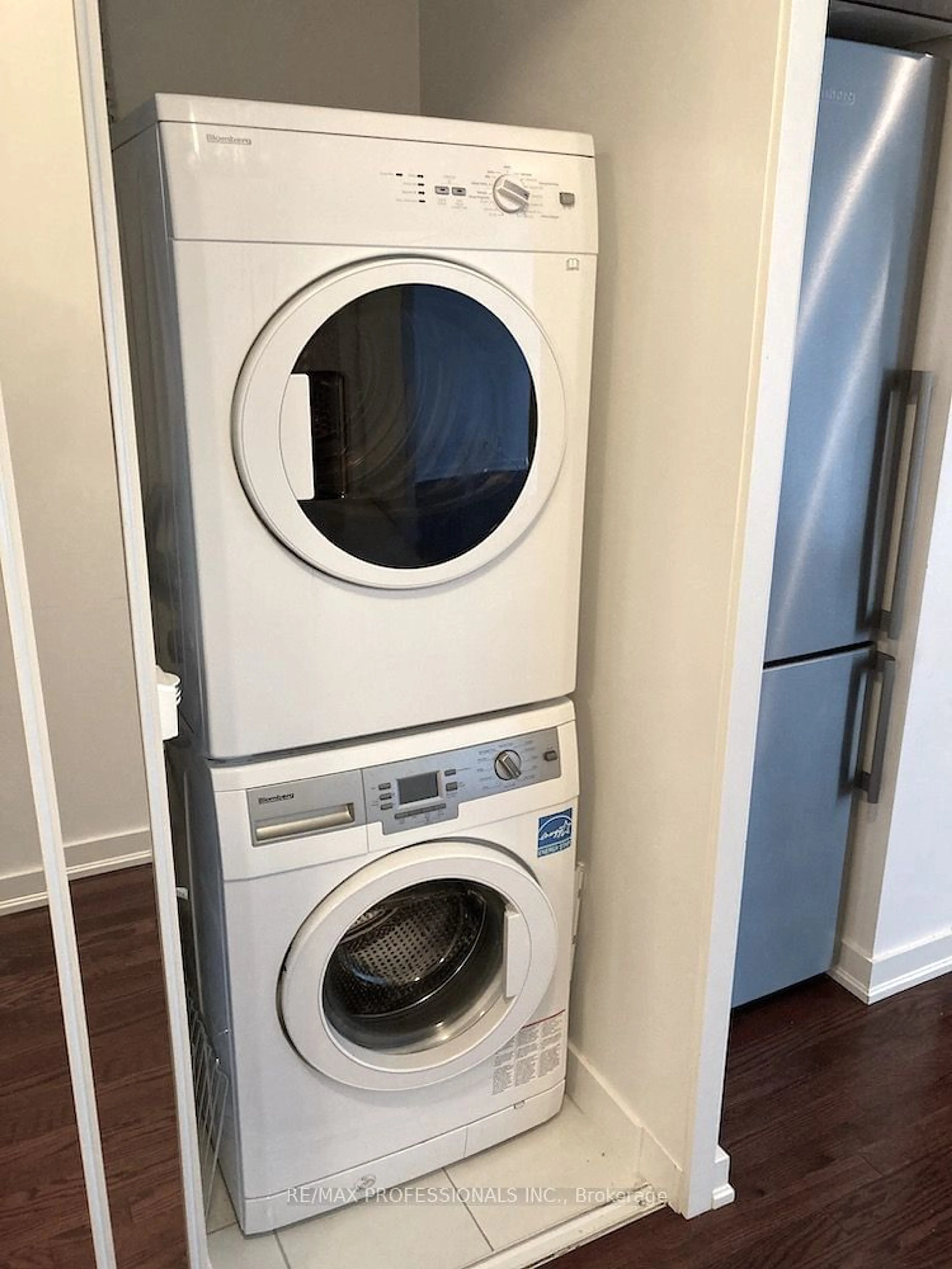 Washer and dryer for 14 York St #412, Toronto Ontario M5J 2Z2