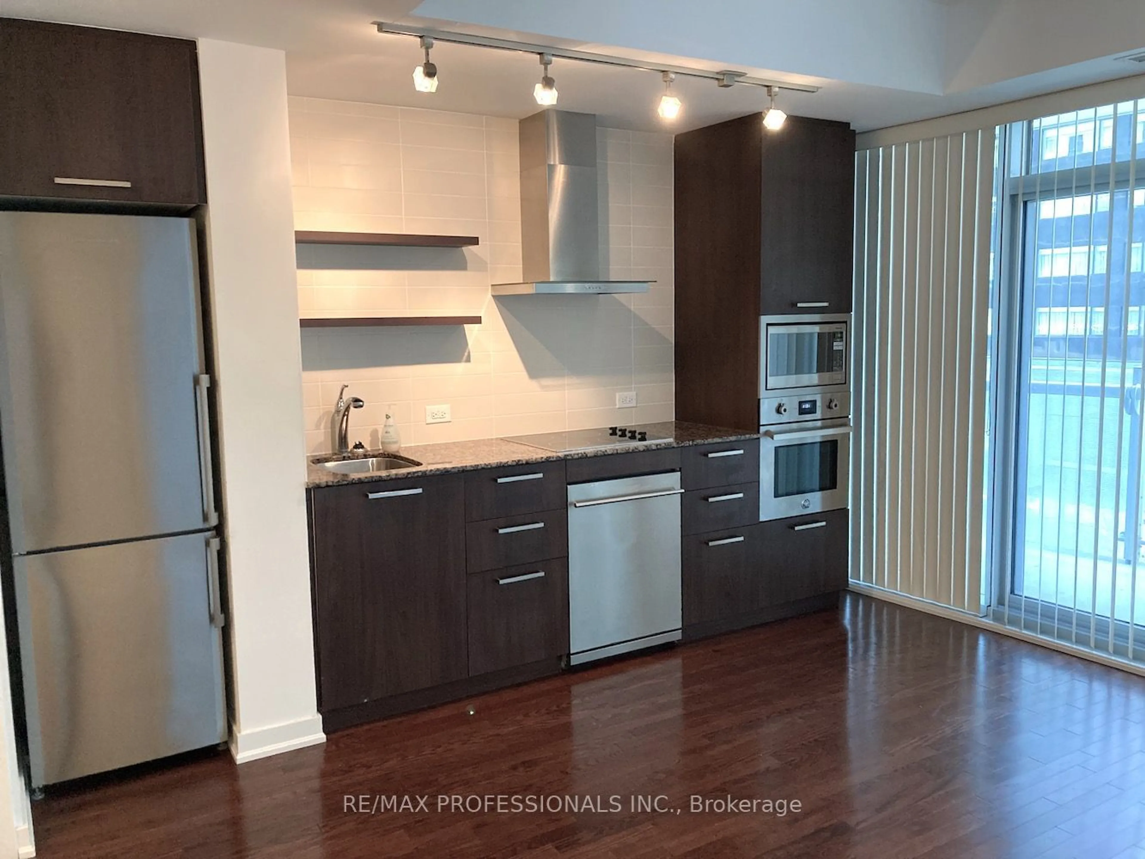 Standard kitchen, wood floors for 14 York St #412, Toronto Ontario M5J 2Z2