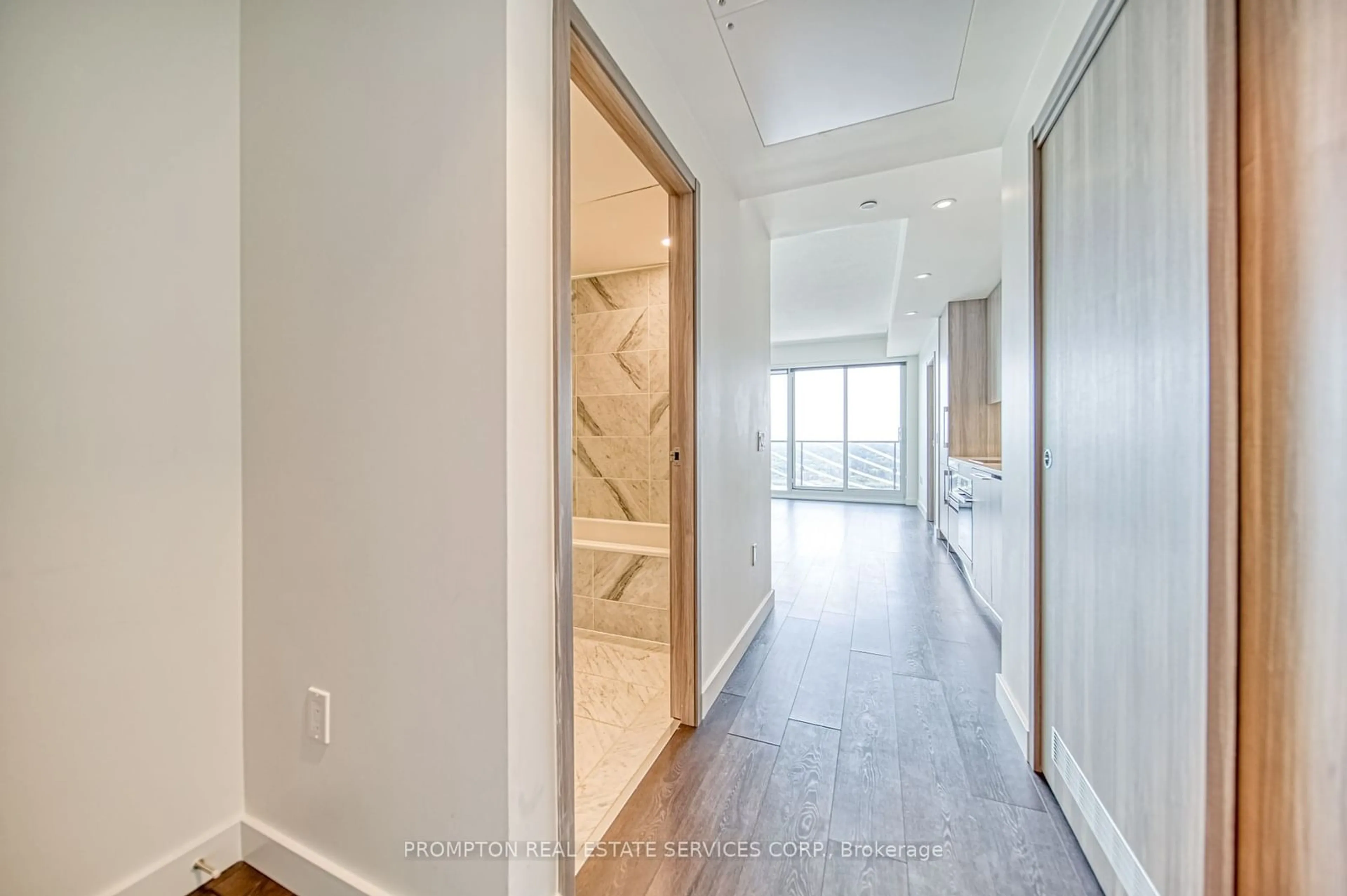 Indoor entryway, wood floors for 95 Mcmahon Dr #2505, Toronto Ontario M2K 0H2